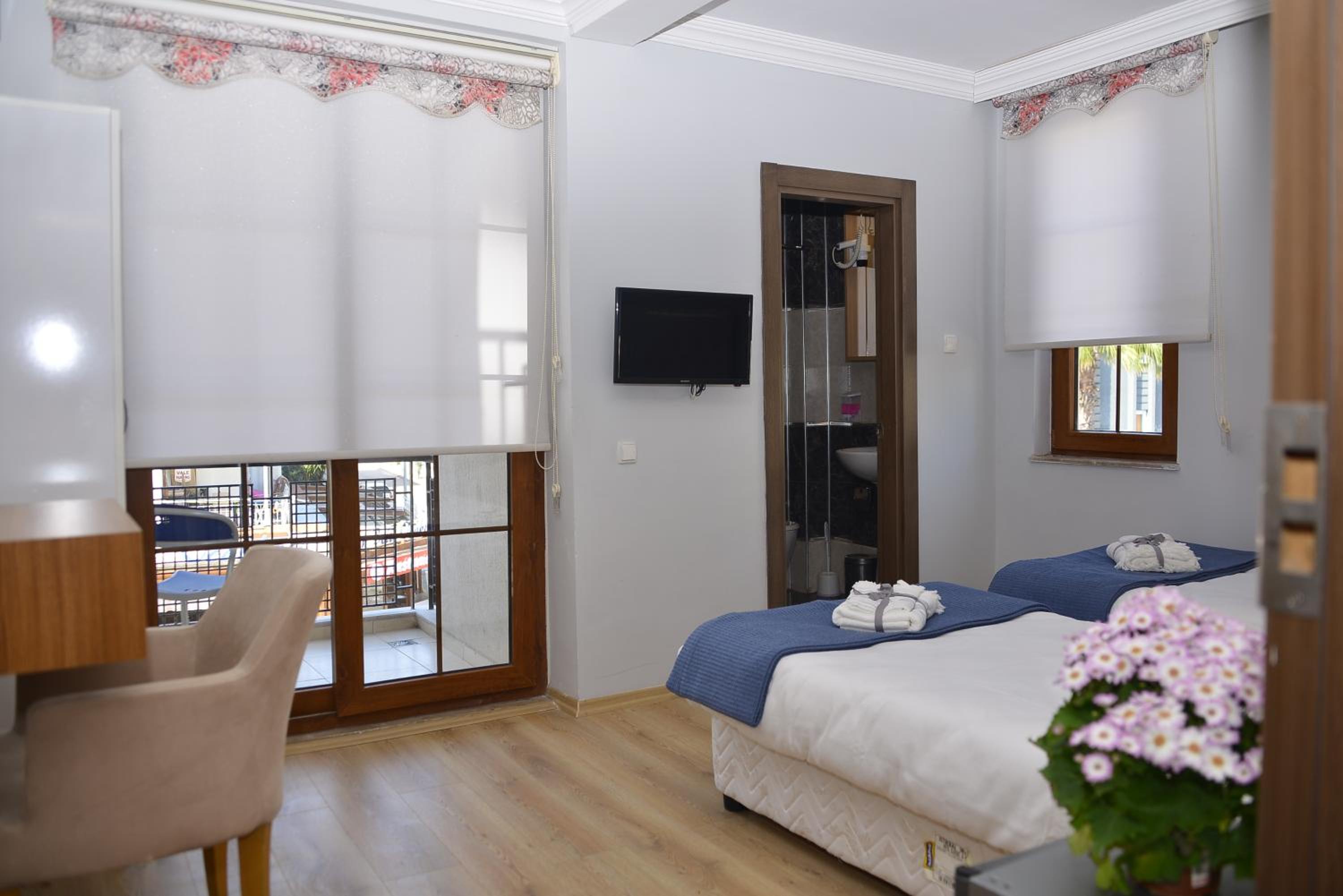 Triple Room with Balcony