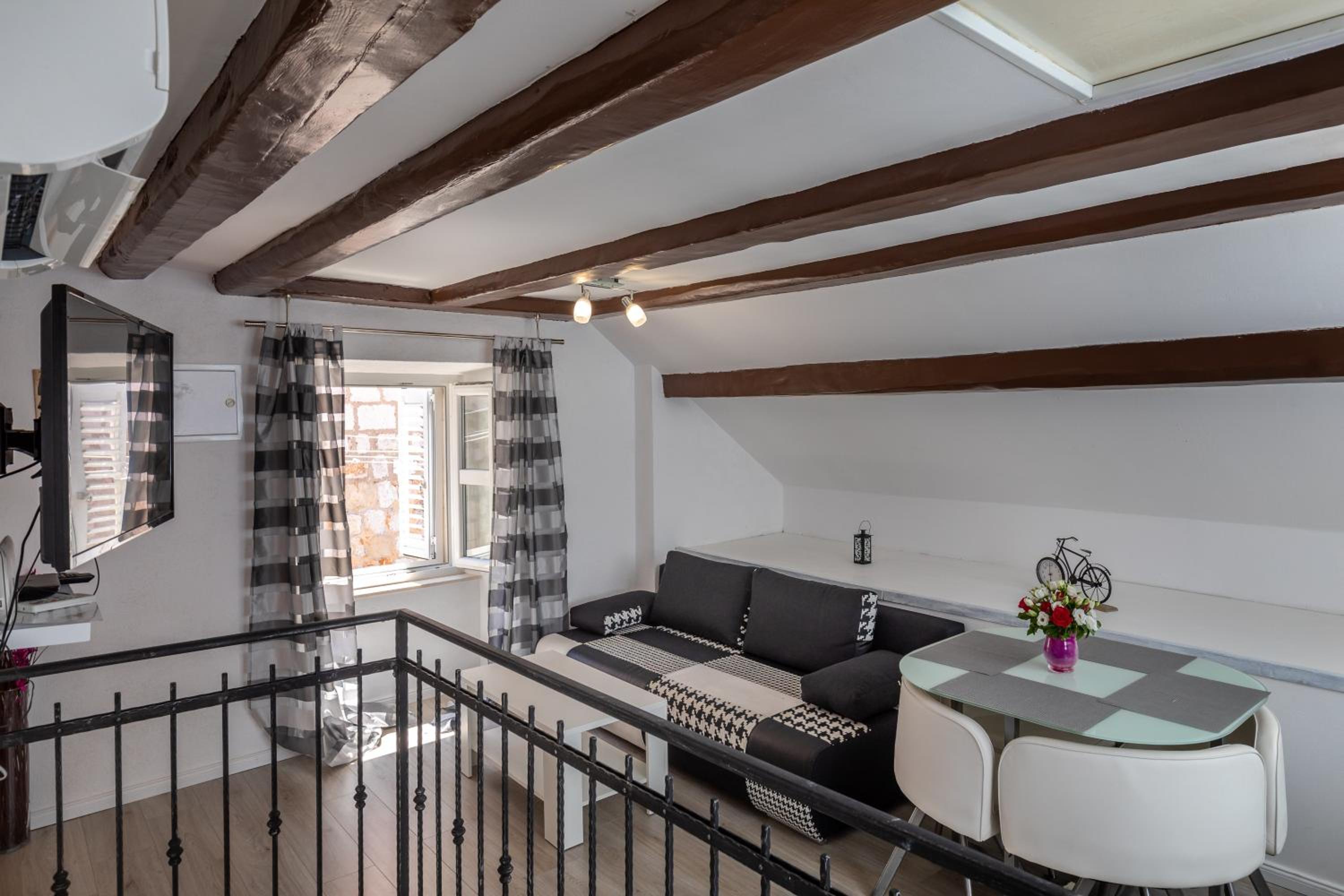 One Bedroom Apartment