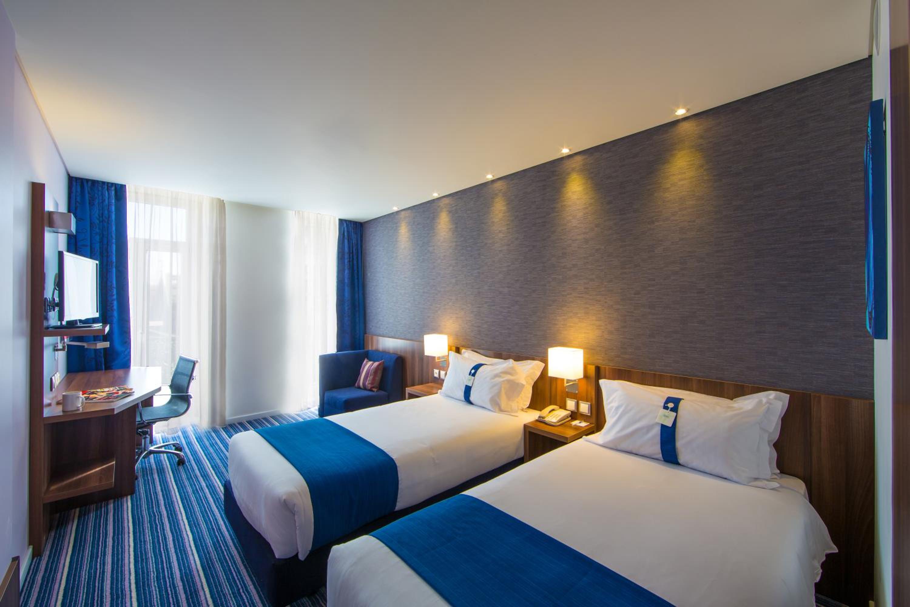 Standard Twin Room - Free Breakfast