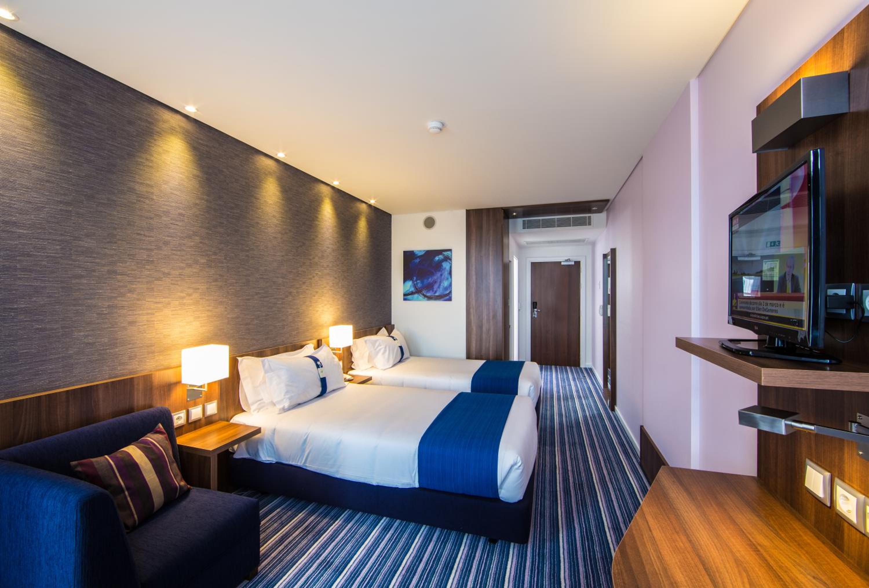 Standard Twin Room - Free Breakfast
