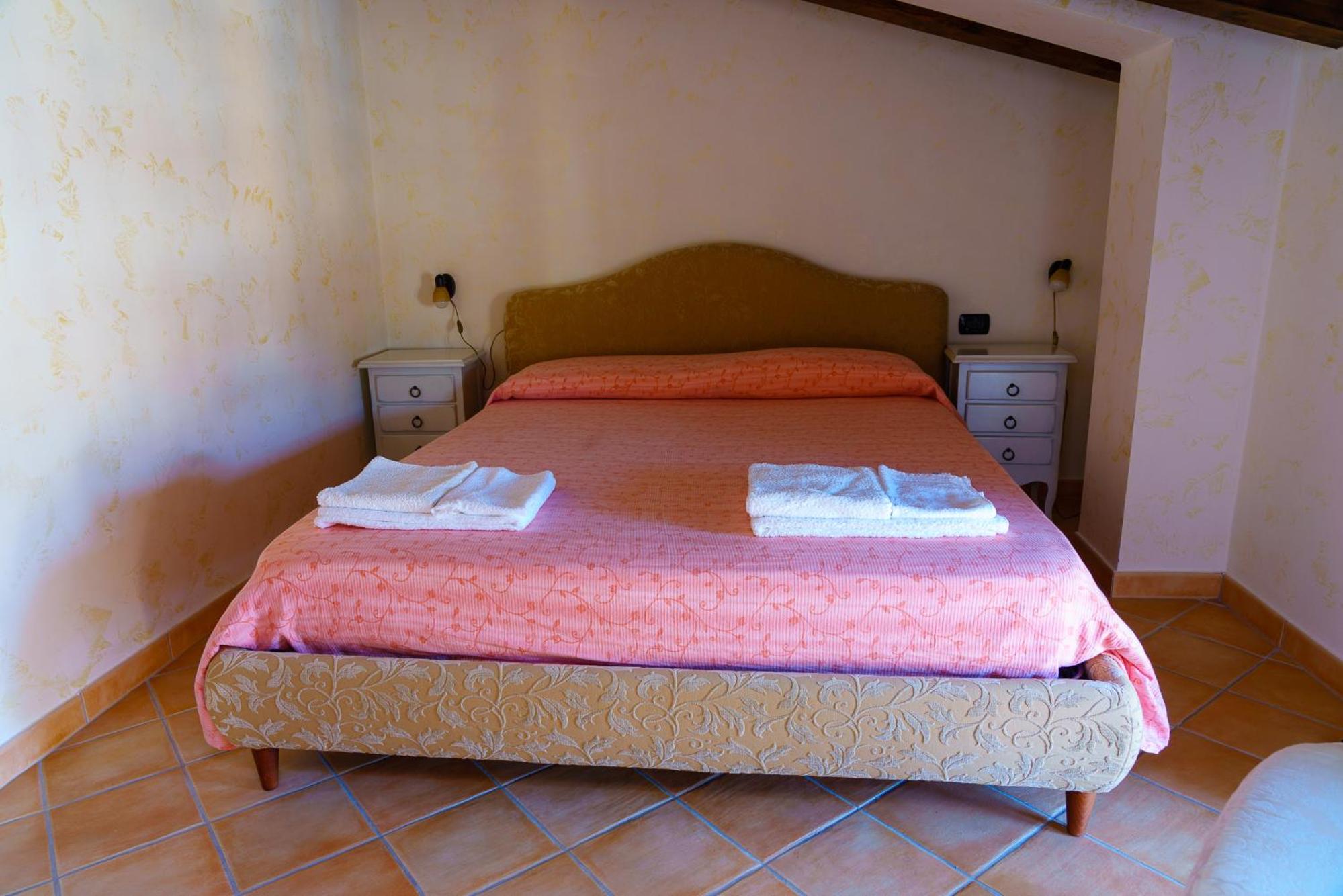 Double Room - Photo 3
