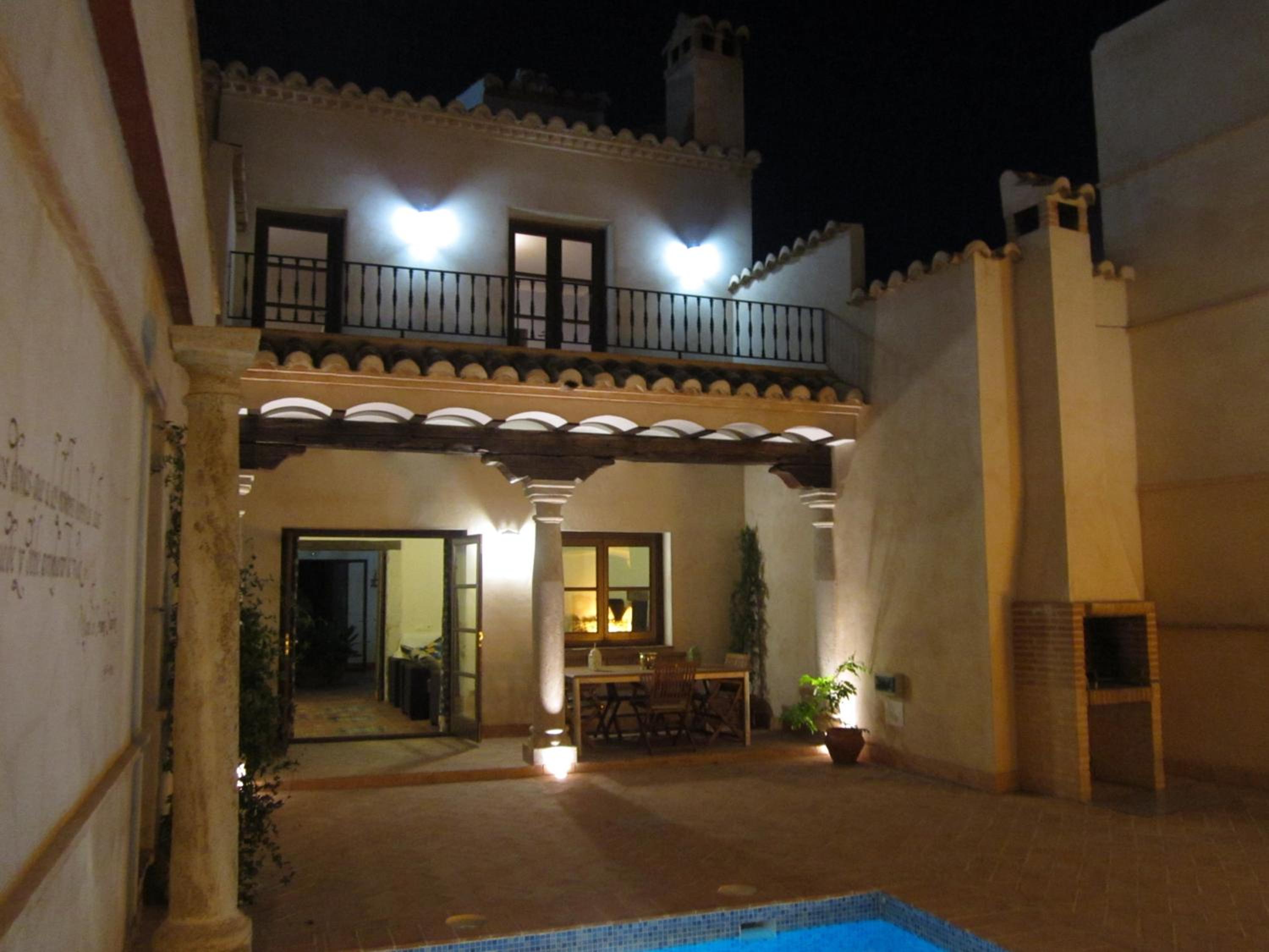 Superior Double or Twin Room with Pool View photo 3
