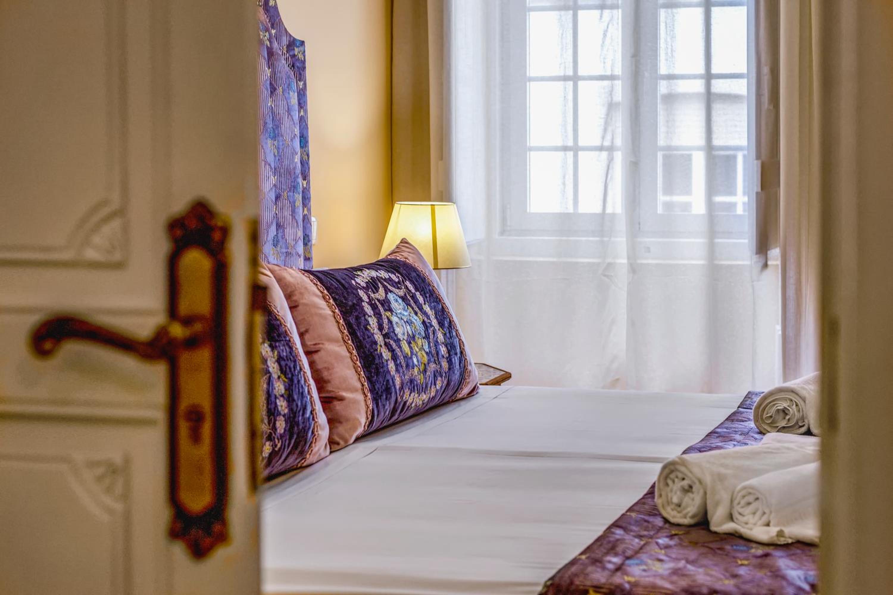 Suite with City View - Photo 1