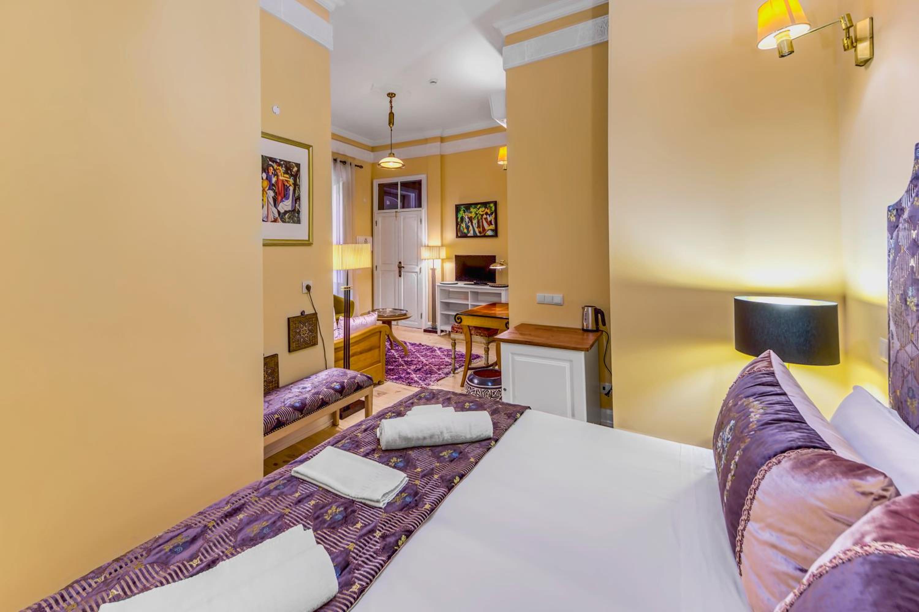Suite with Terrace - Photo 2