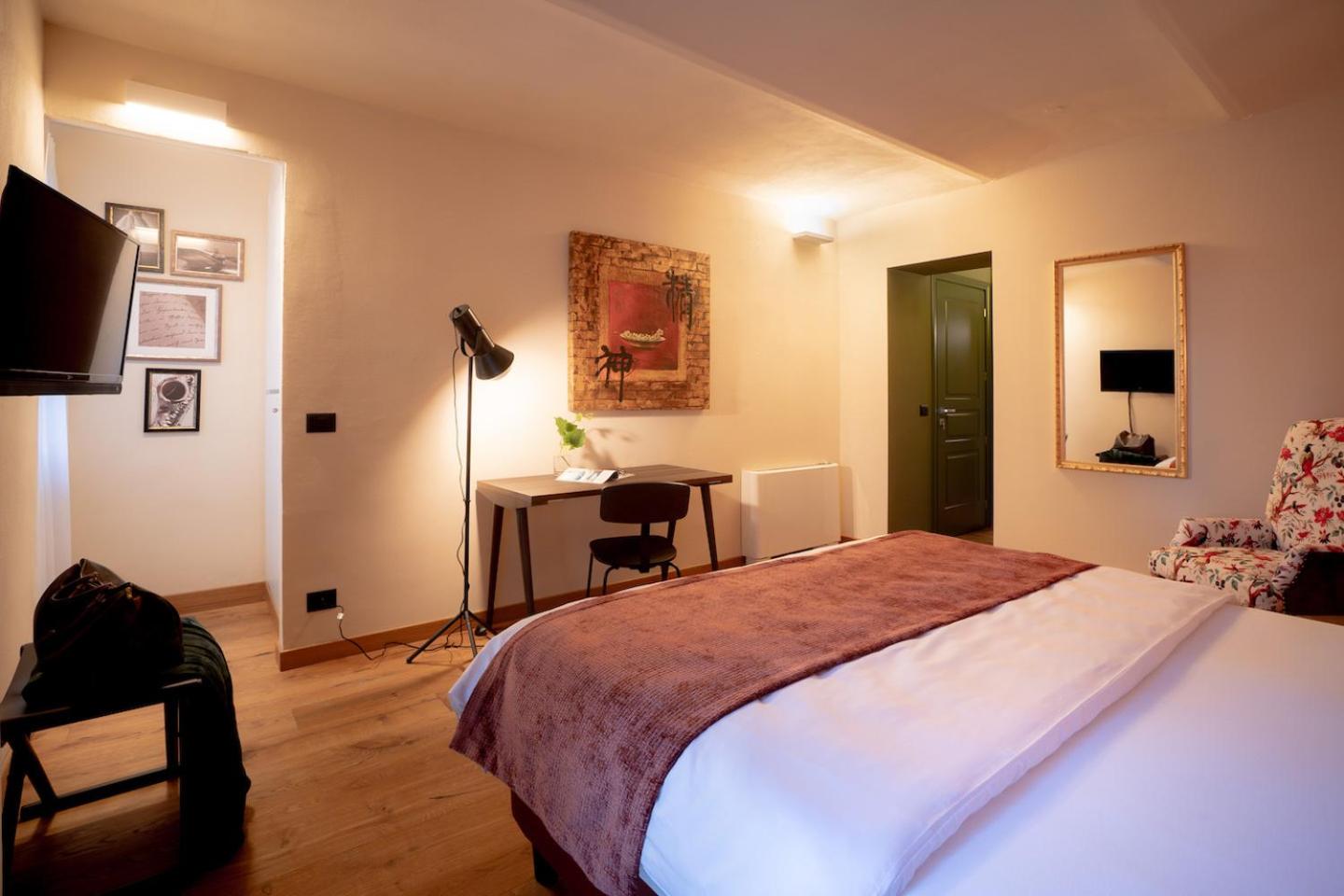 Deluxe Double Room photo 3