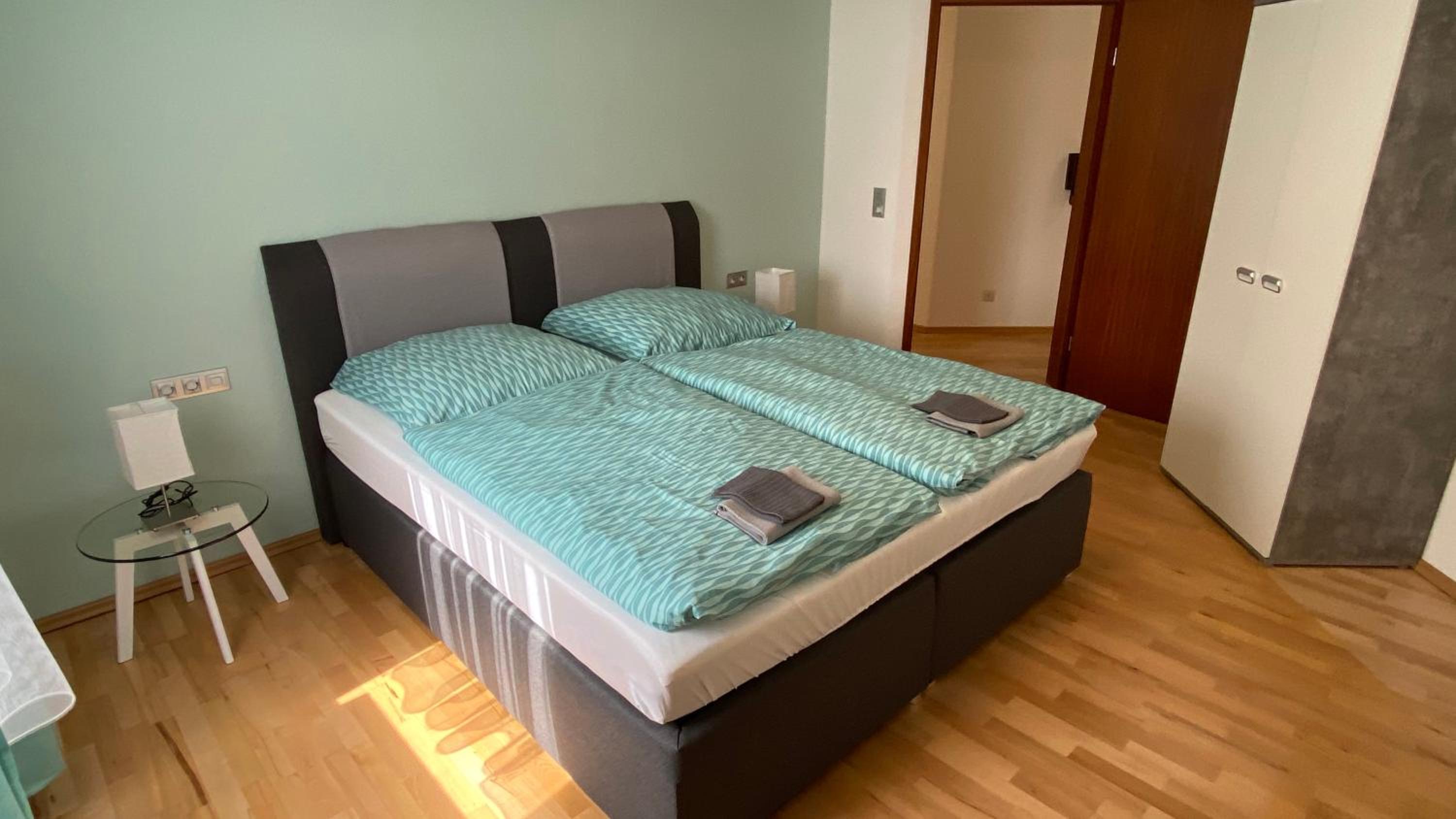Apartment with Terrace - Photo 4