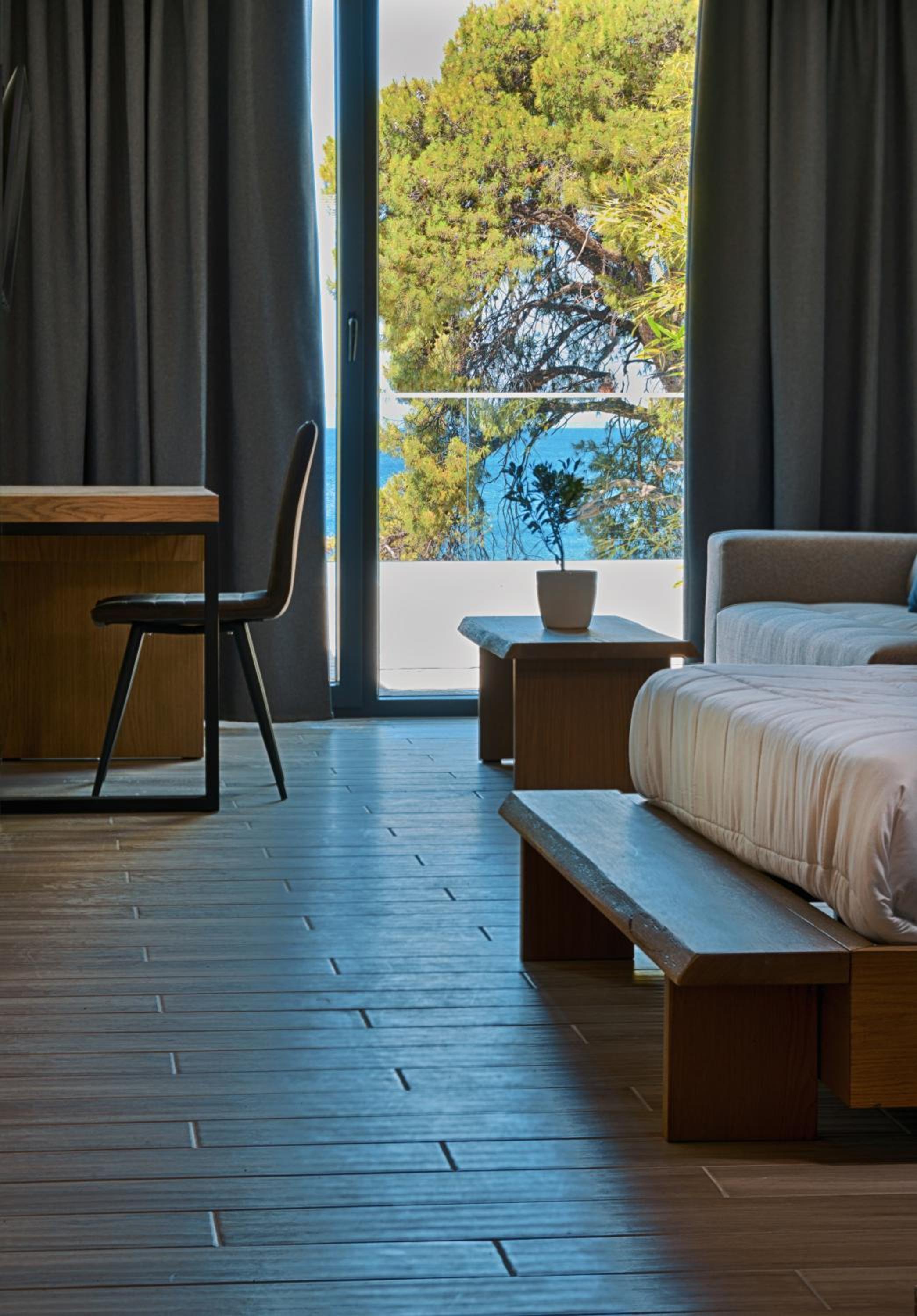 Junior Suite with Sea View - Photo 7