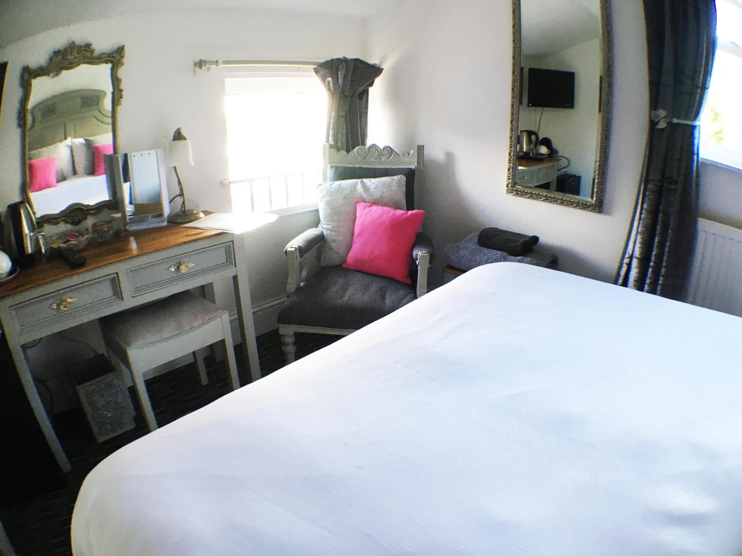 Small Double Room - Photo 3