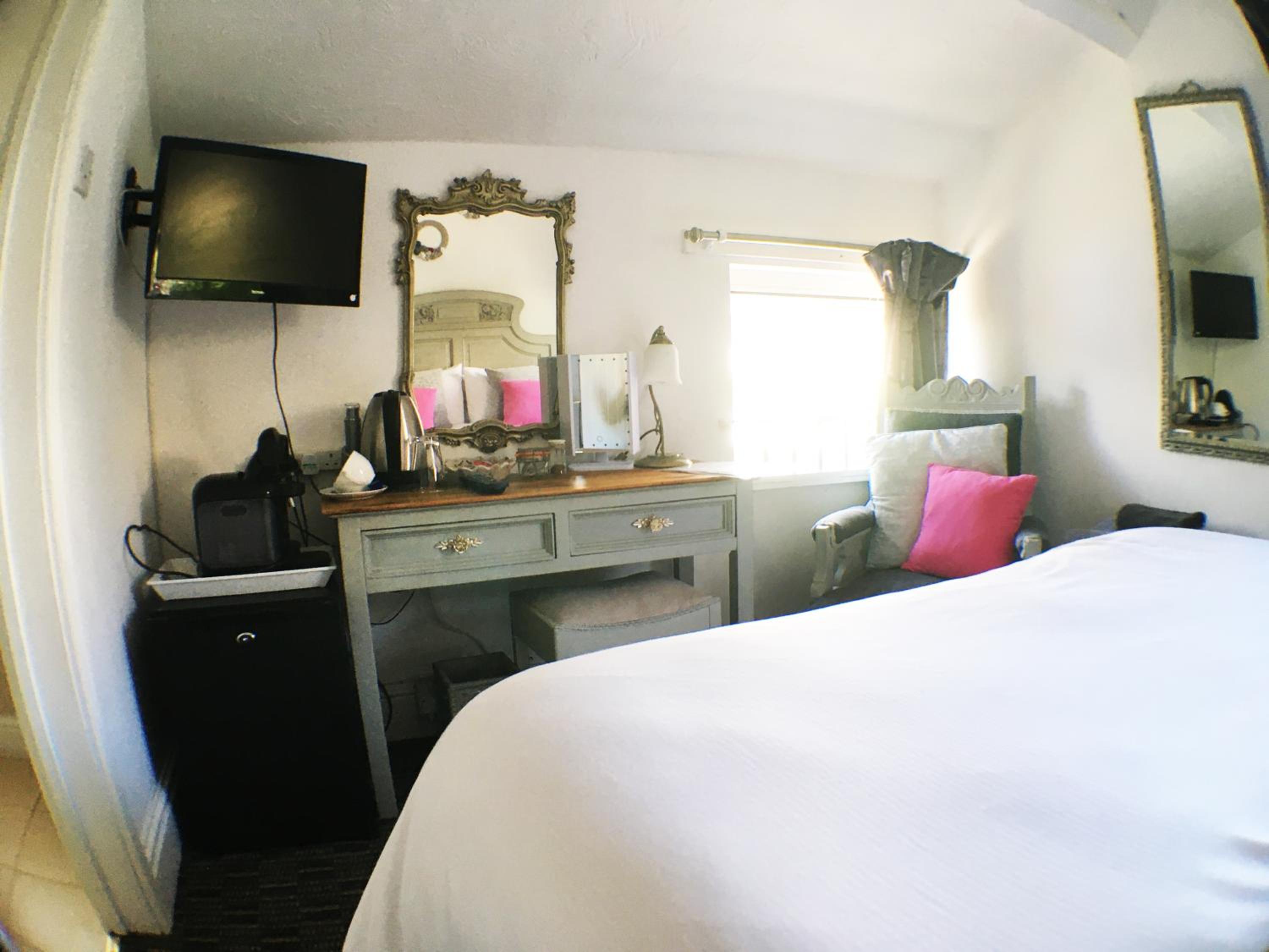 Small Double Room - Photo 9