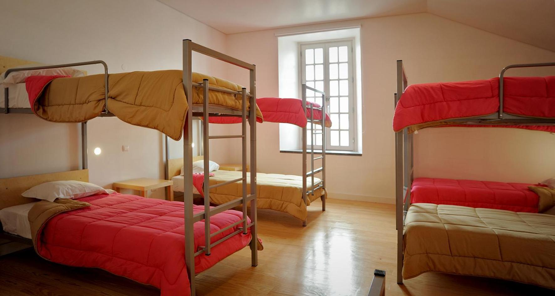 Bed in 4-Bed Mixed Dormitory Room photo 1