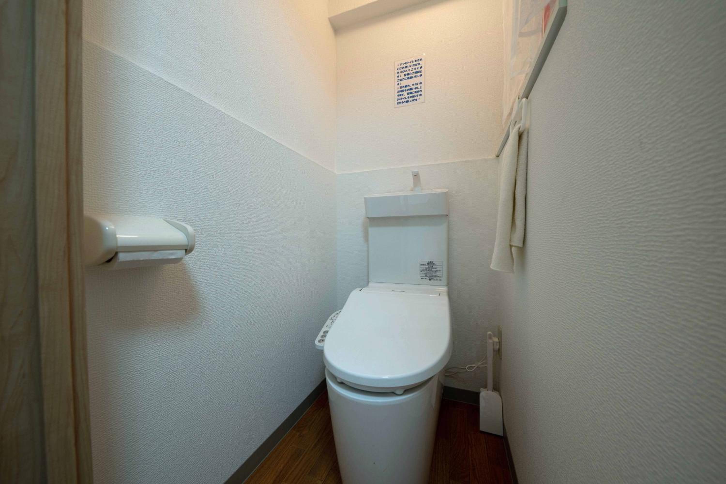 Single Room with Shared Toilet photo 2