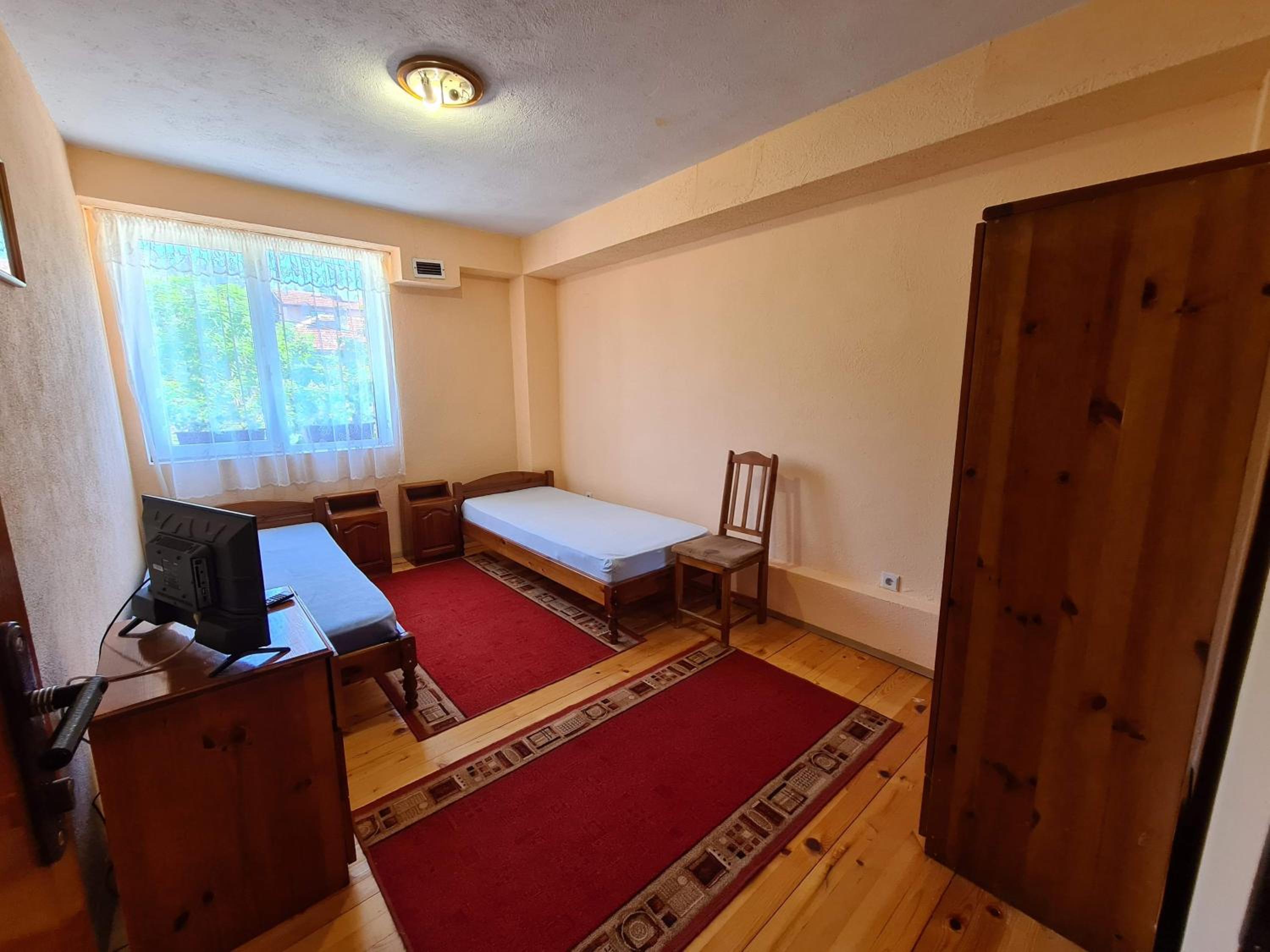 Twin Room with Shared Bathroom photo 1
