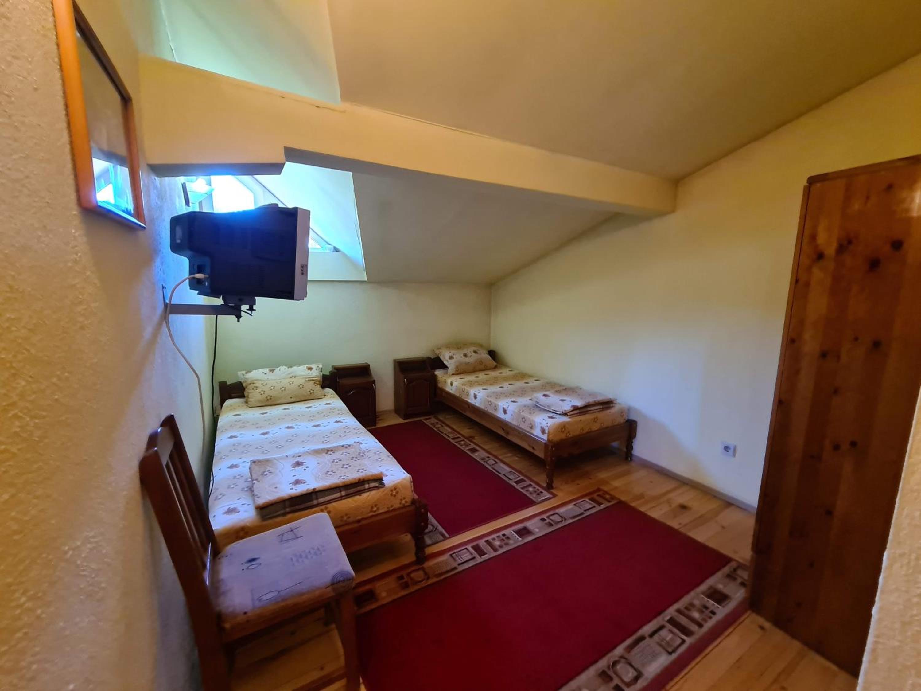 Twin Room with Shared Bathroom photo 3