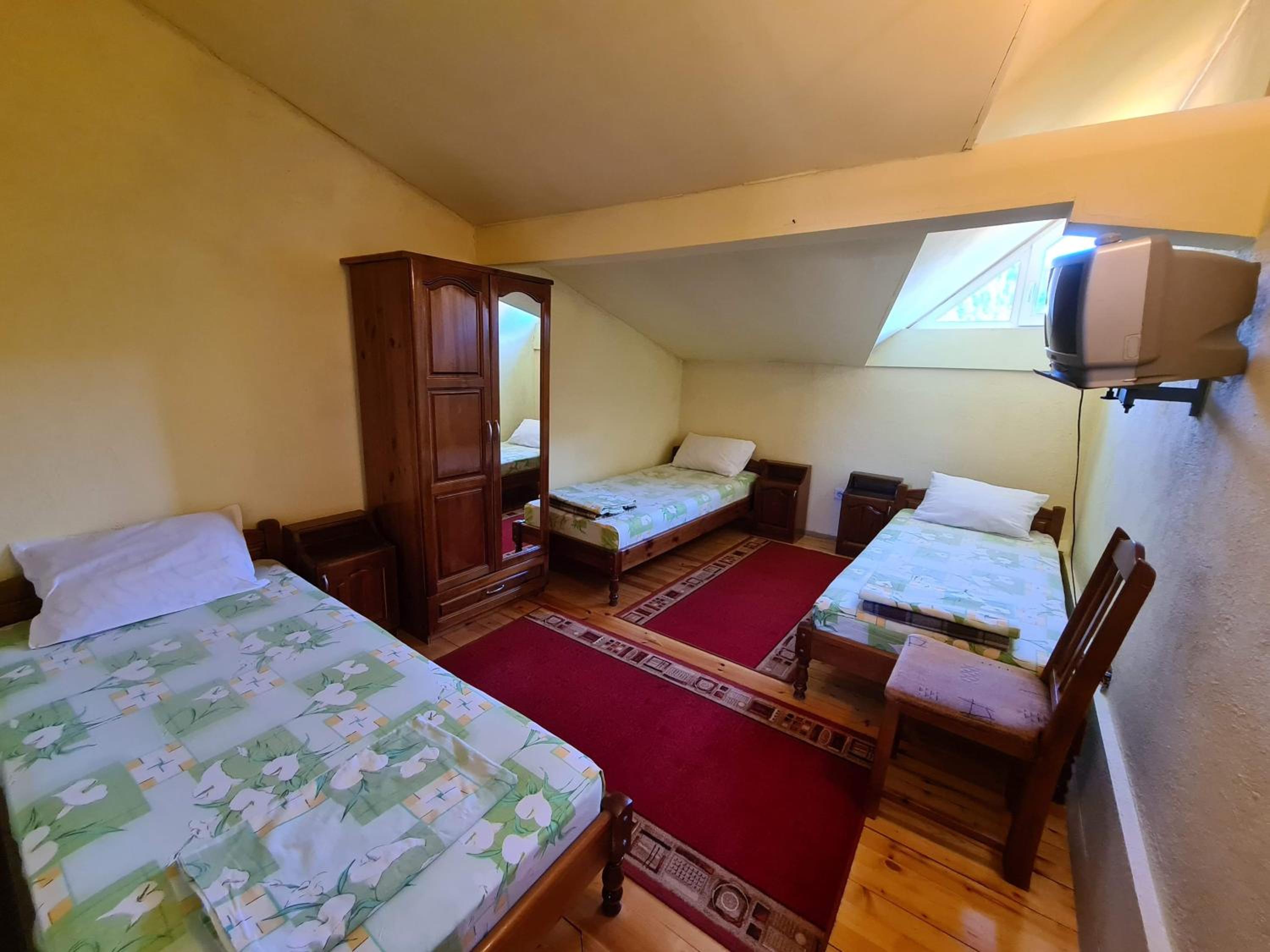 Triple Room with Shared Bathroom photo 1