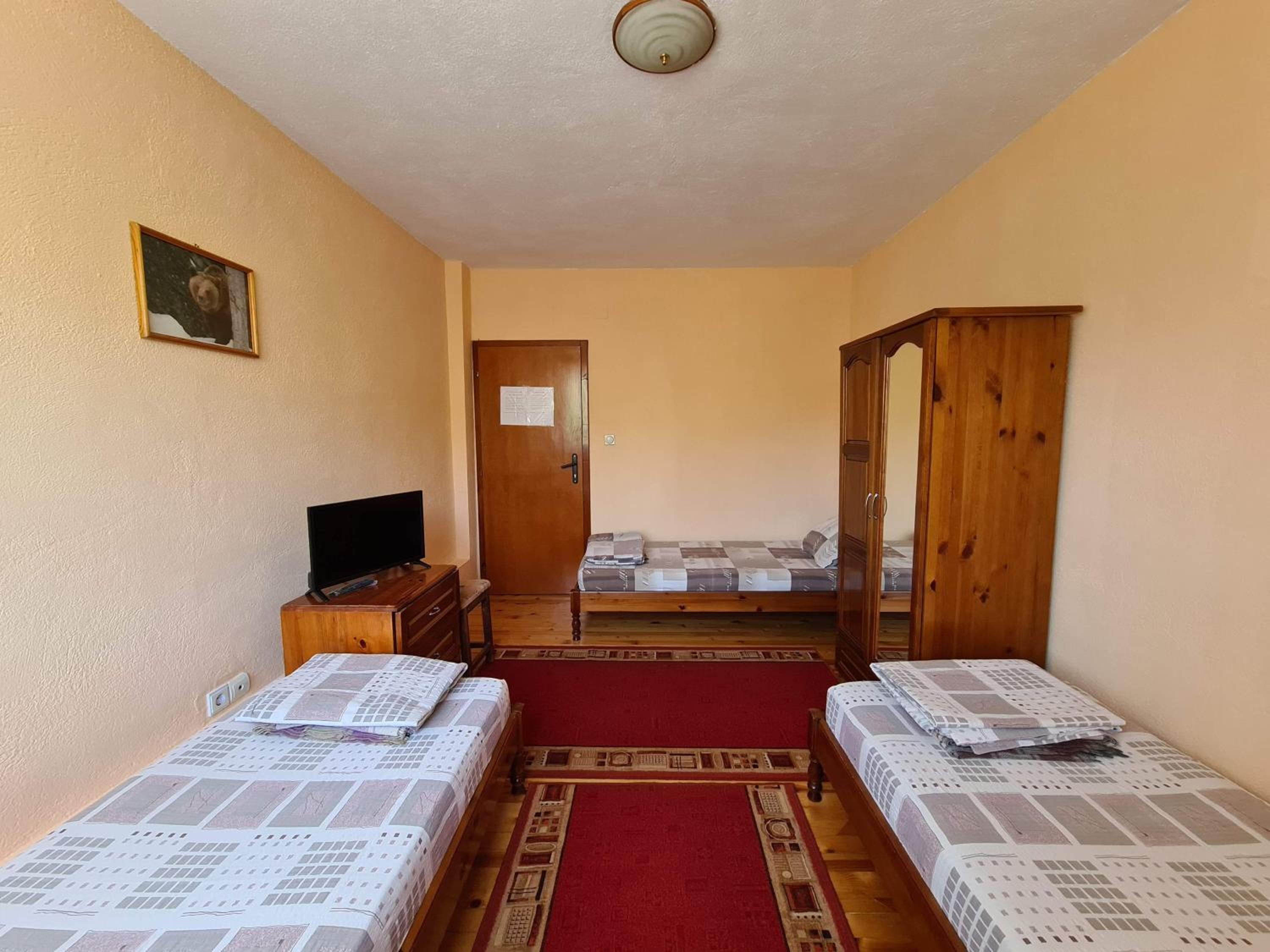Triple Room with Shared Bathroom photo 3