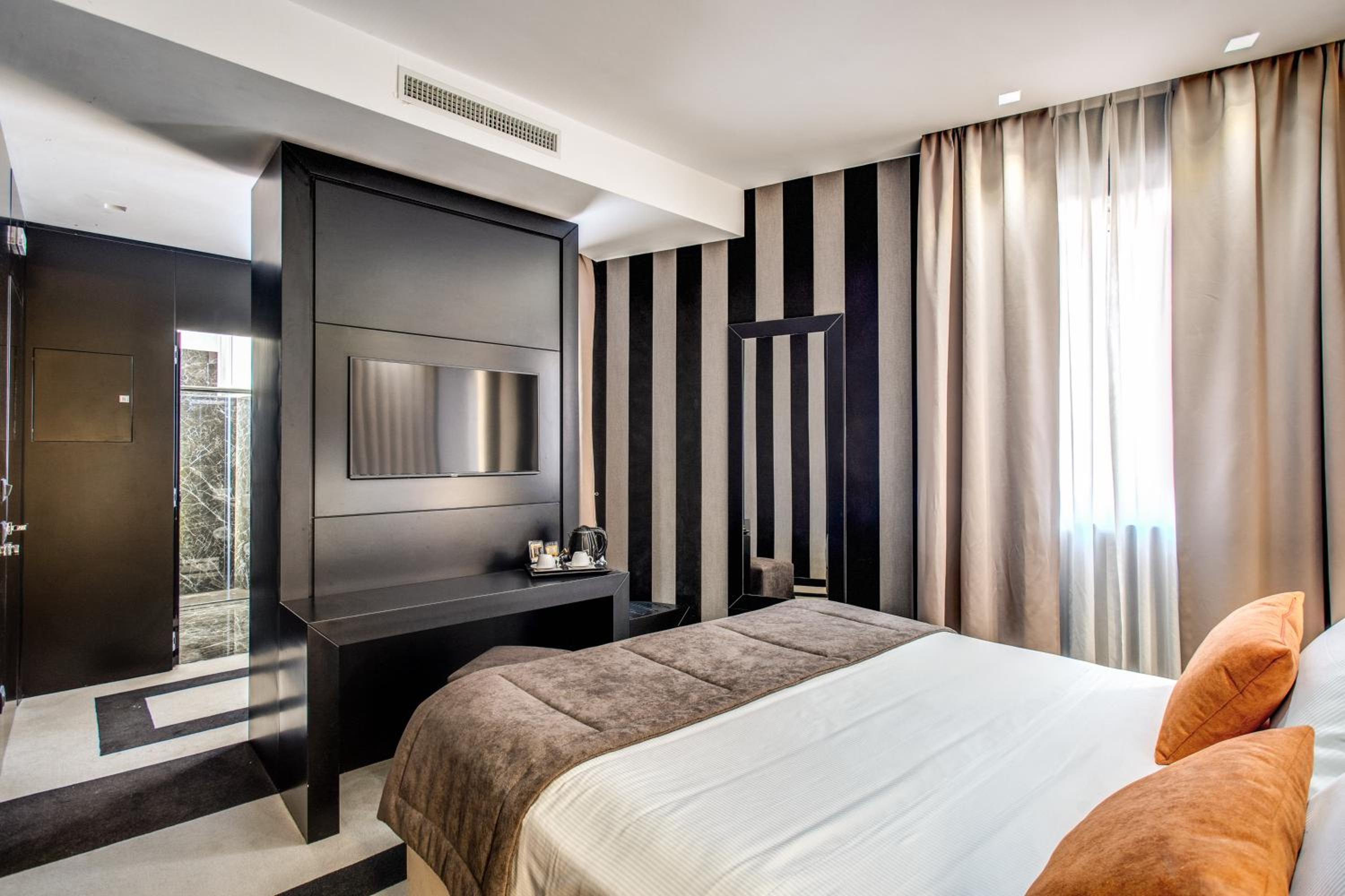 Deluxe Double Room photo 2