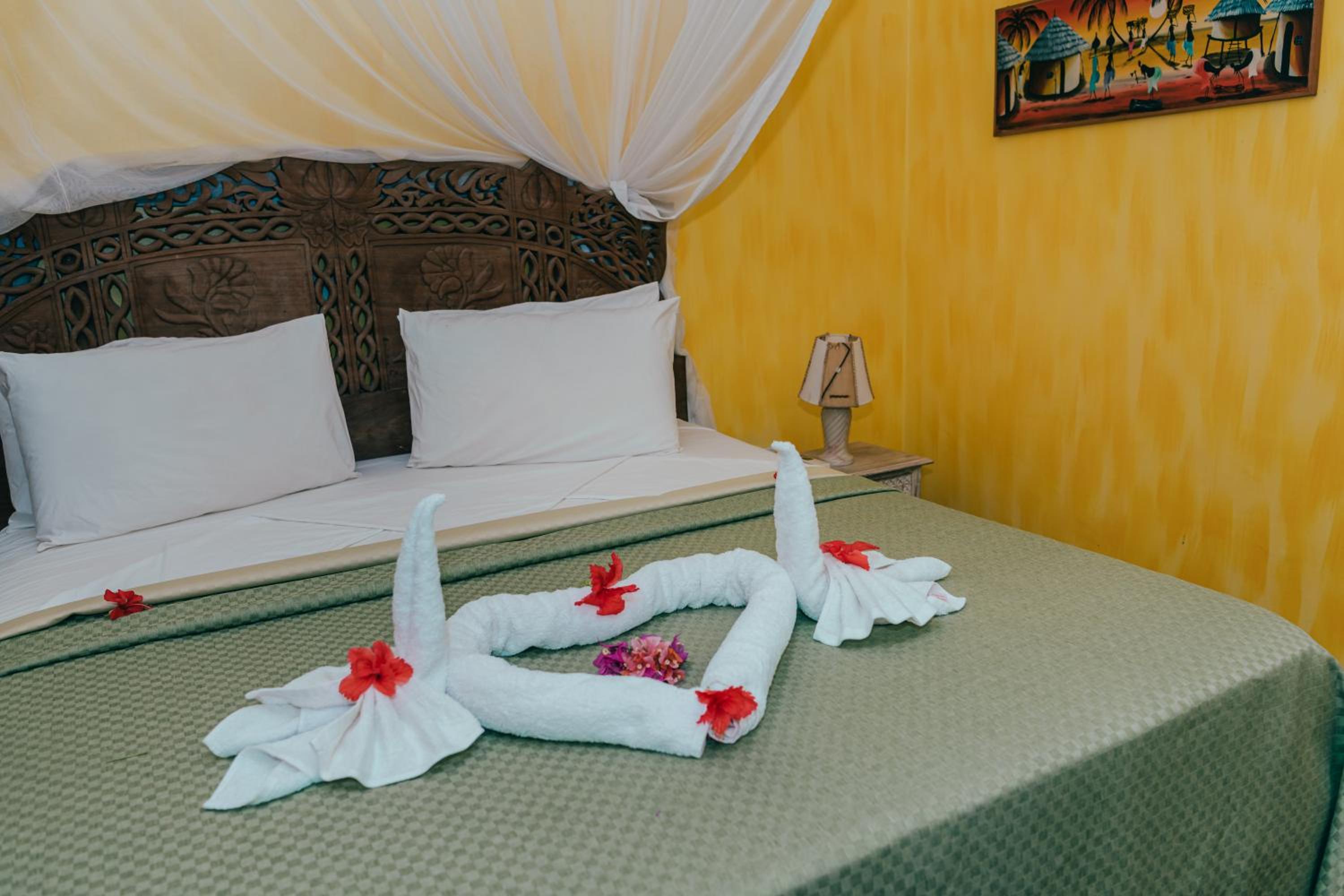 Two-Bedroom Suite - Photo 2