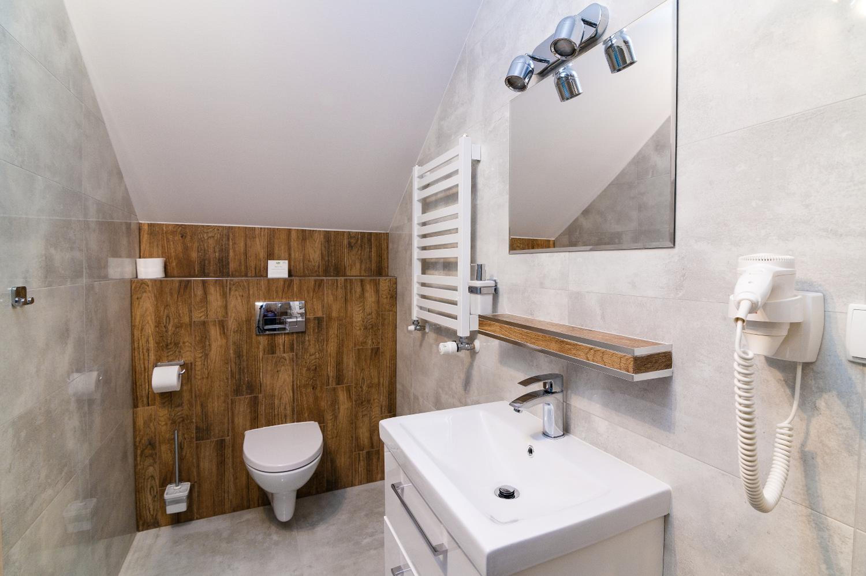 Double Room - Photo 12