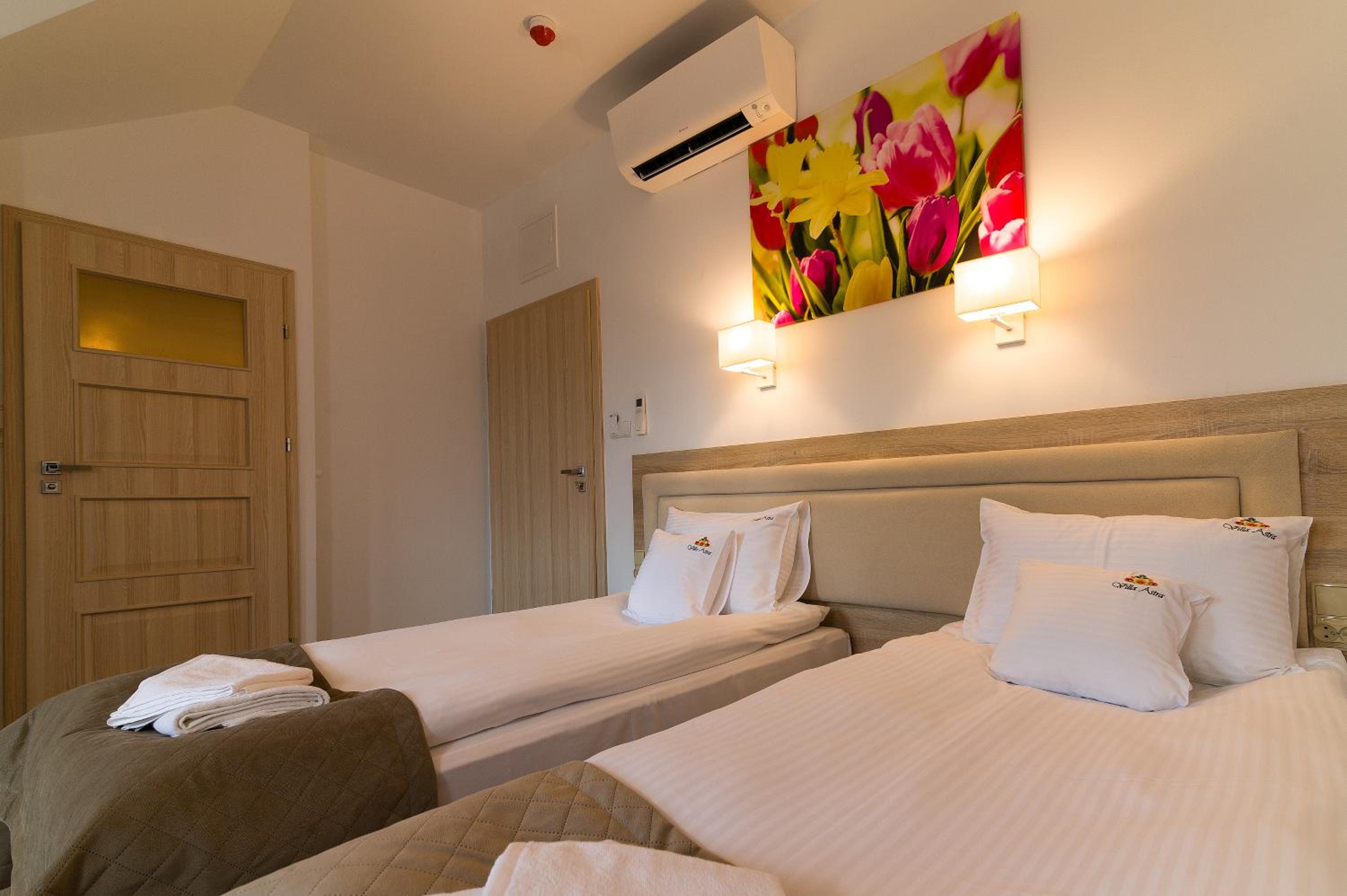 Double Room - Photo 5