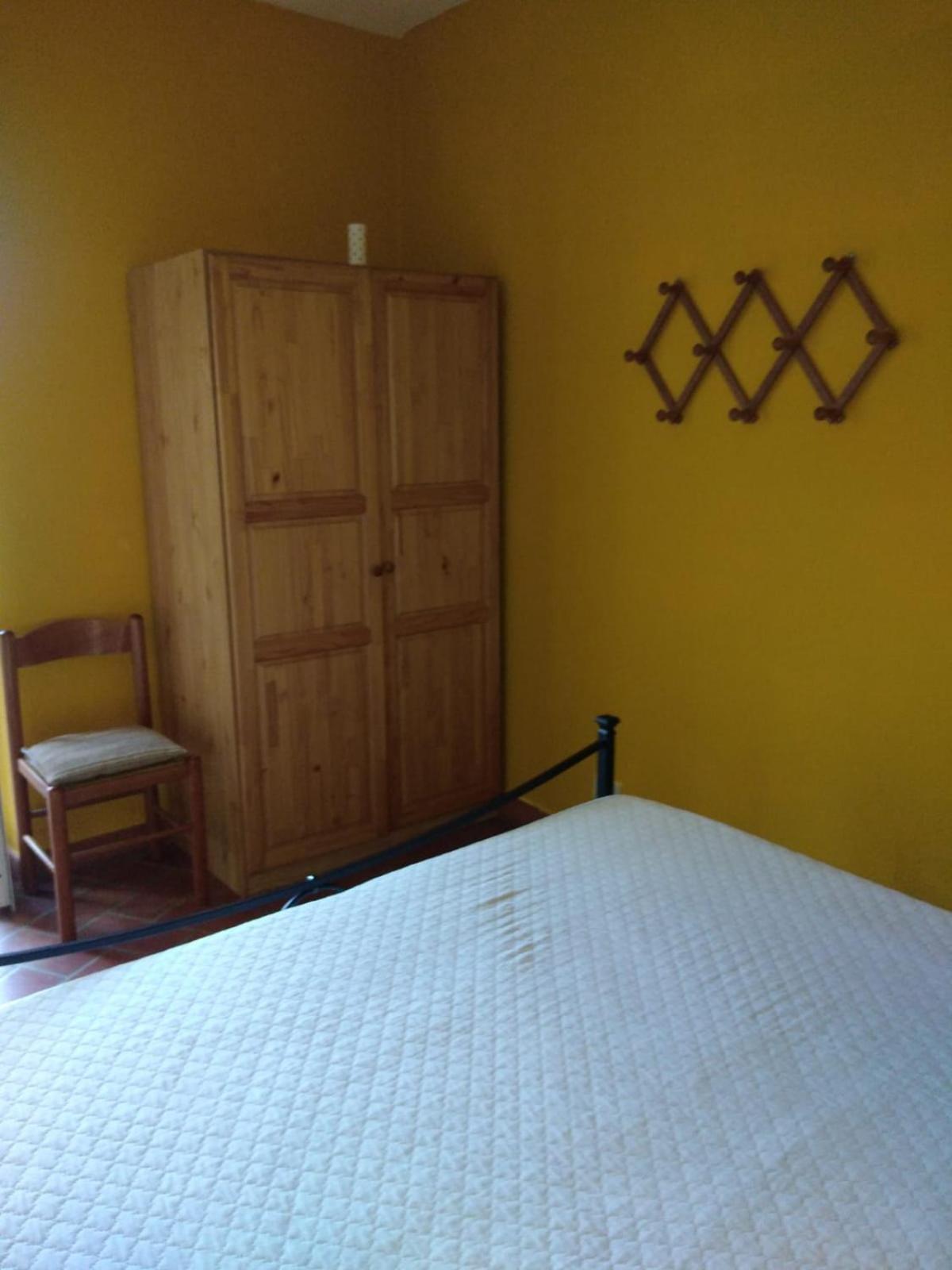 One-Bedroom Apartment - Photo 2