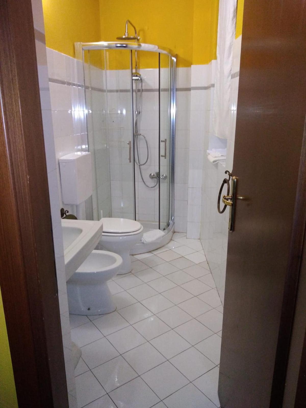 One-Bedroom Apartment - Photo 4