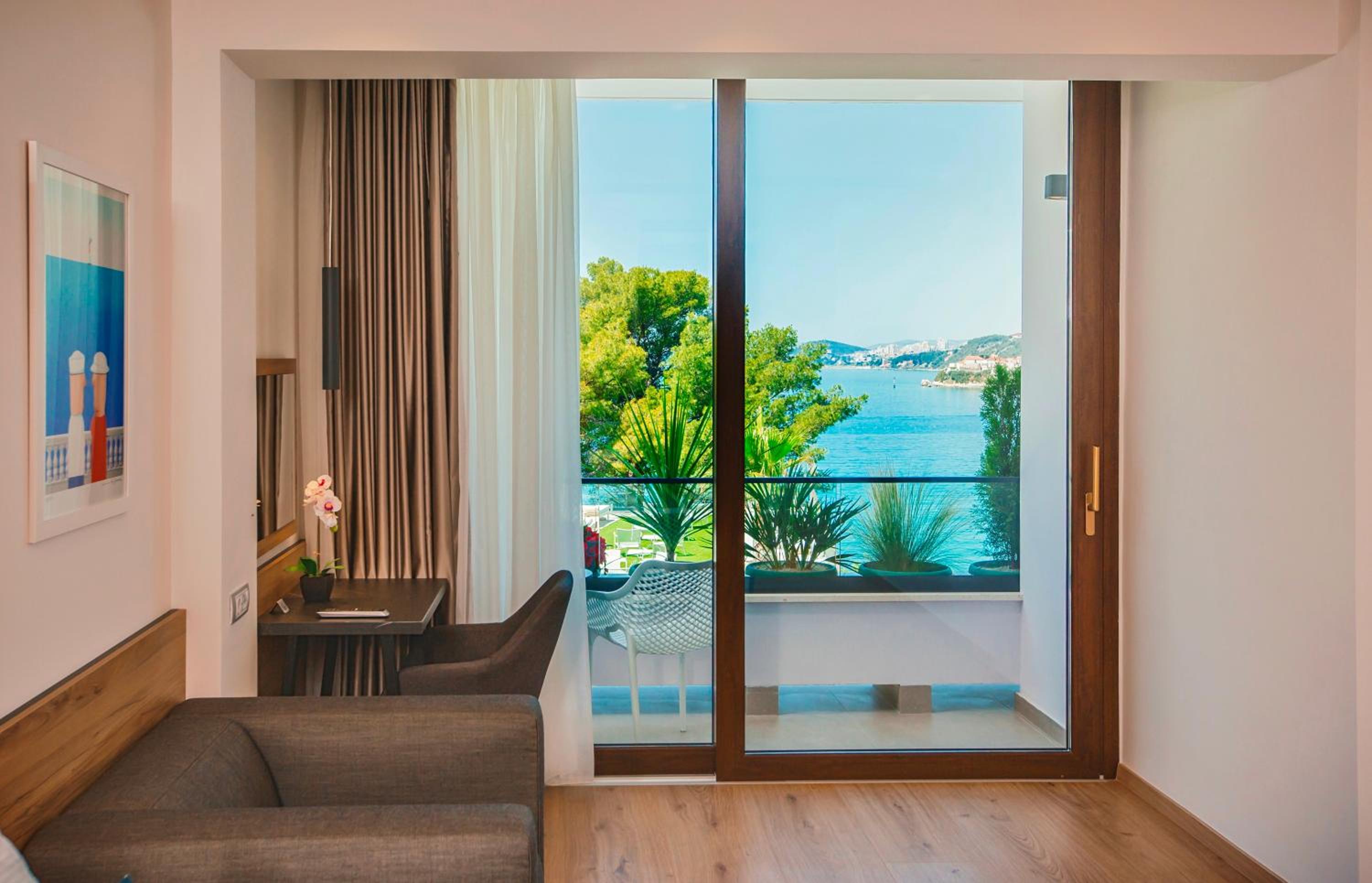 Superior Double or Twin Room with Sea View - Photo 4