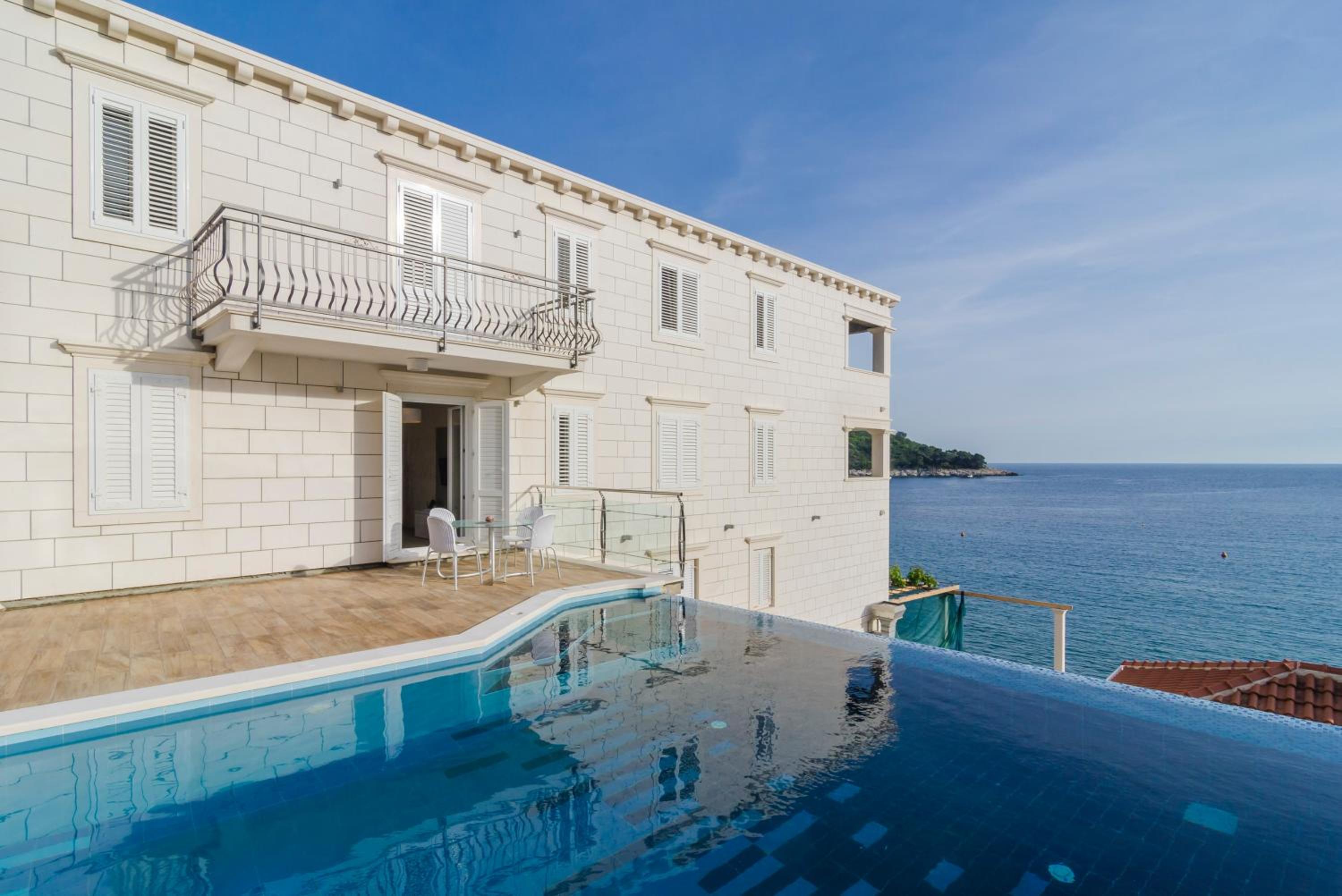 Studio Apartment with Sea View photo 3