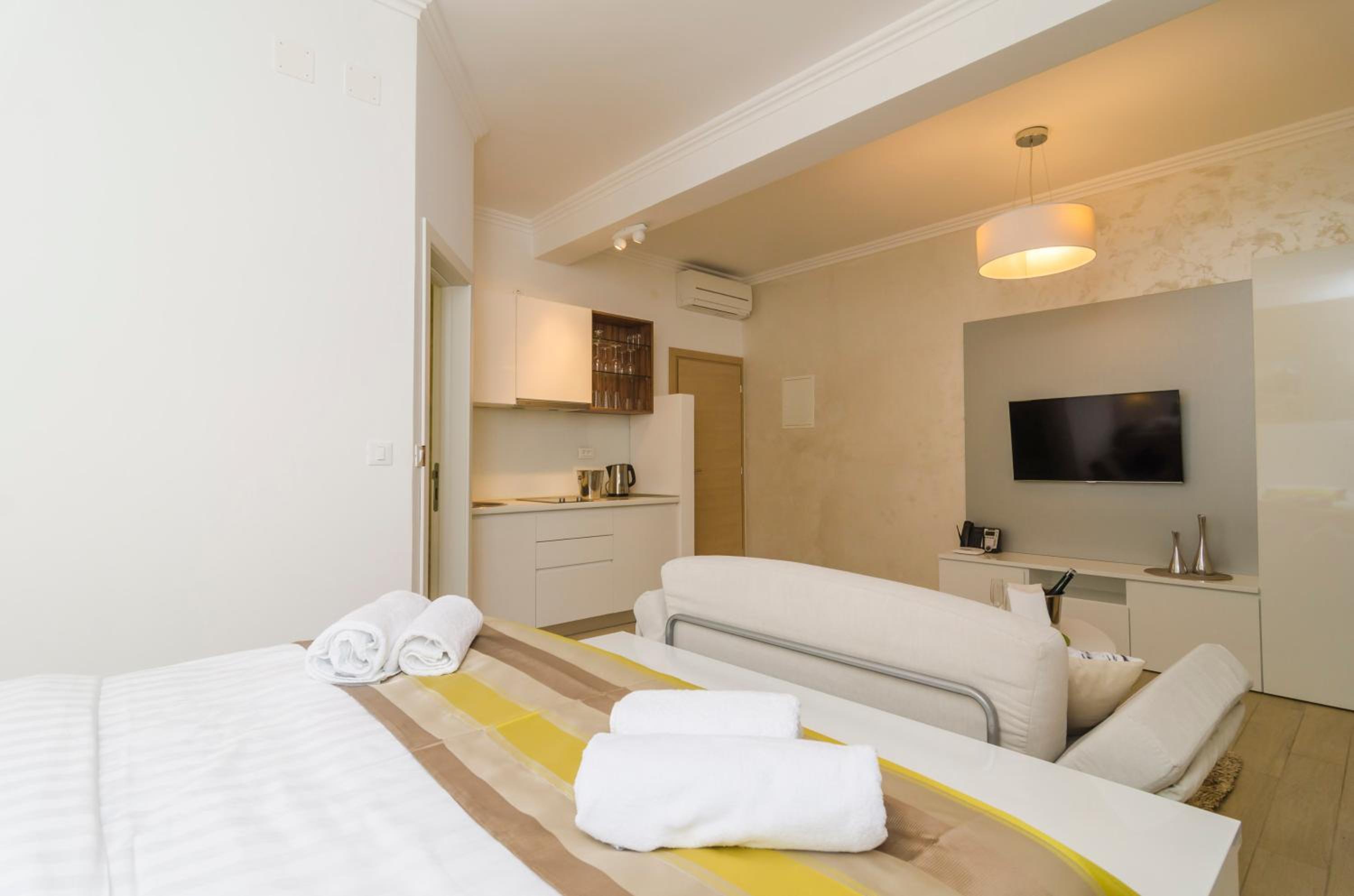 Studio Apartment with Sea View photo 2