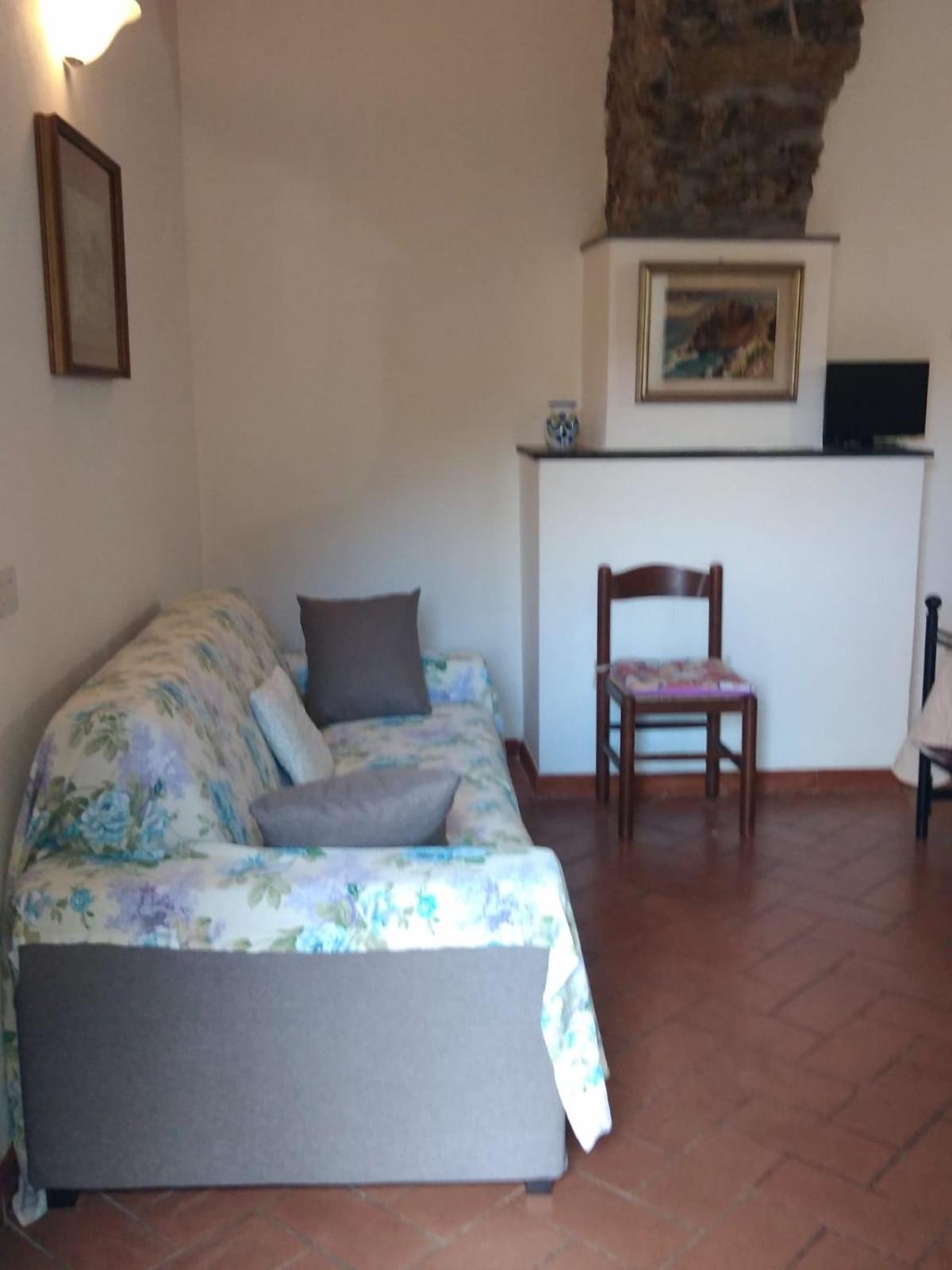 One-Bedroom Apartment - Photo 12