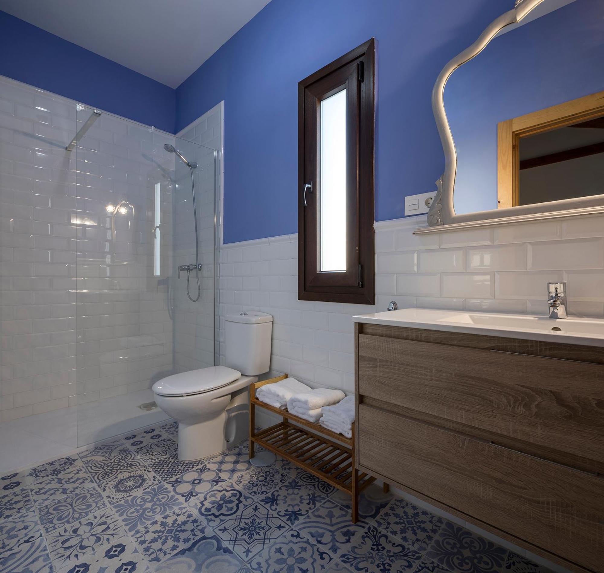 Double or Twin Room - Photo 6
