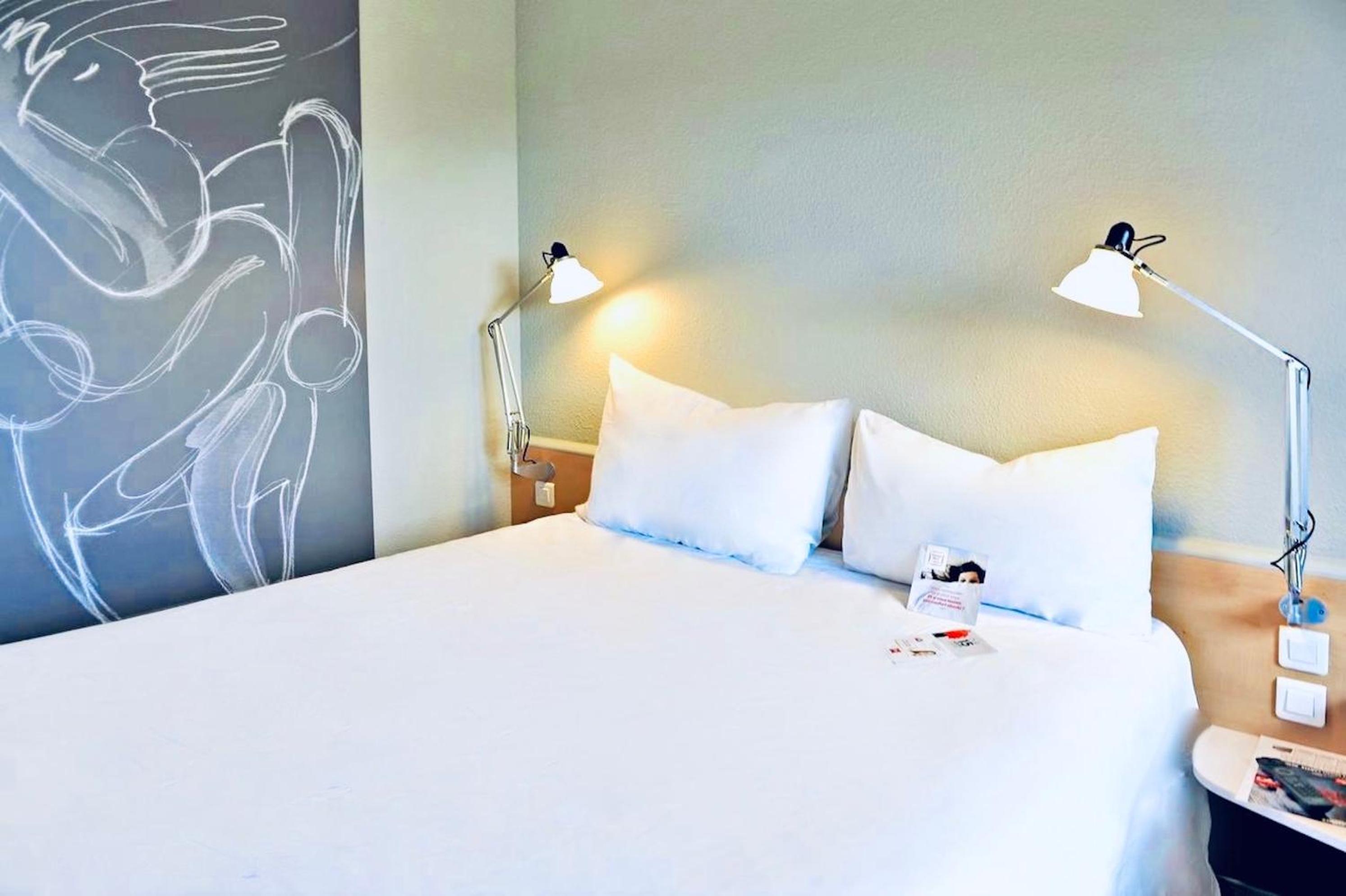 Standard Double Room - Photo 8