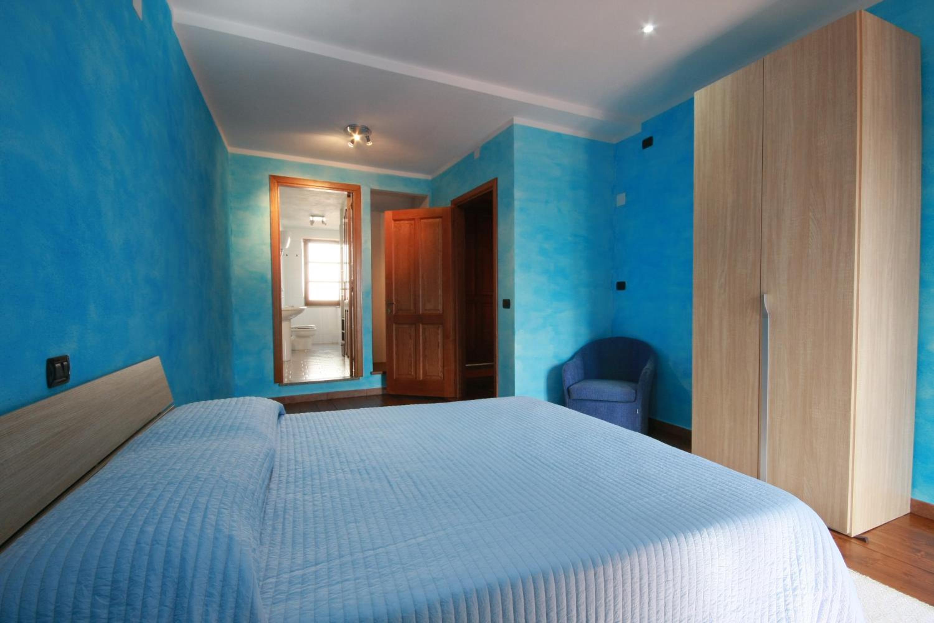 Large Double Room photo 3