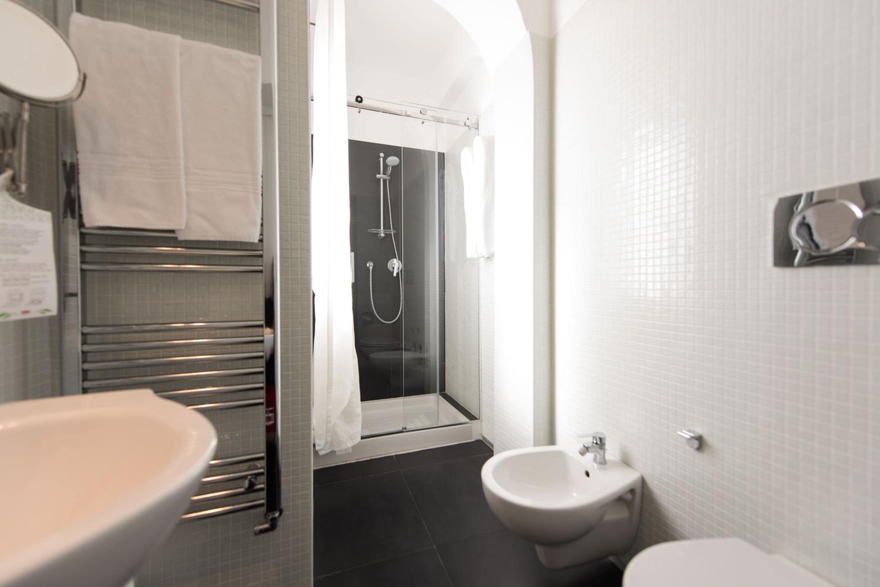 Deluxe Double Room with Pool View - Photo 5