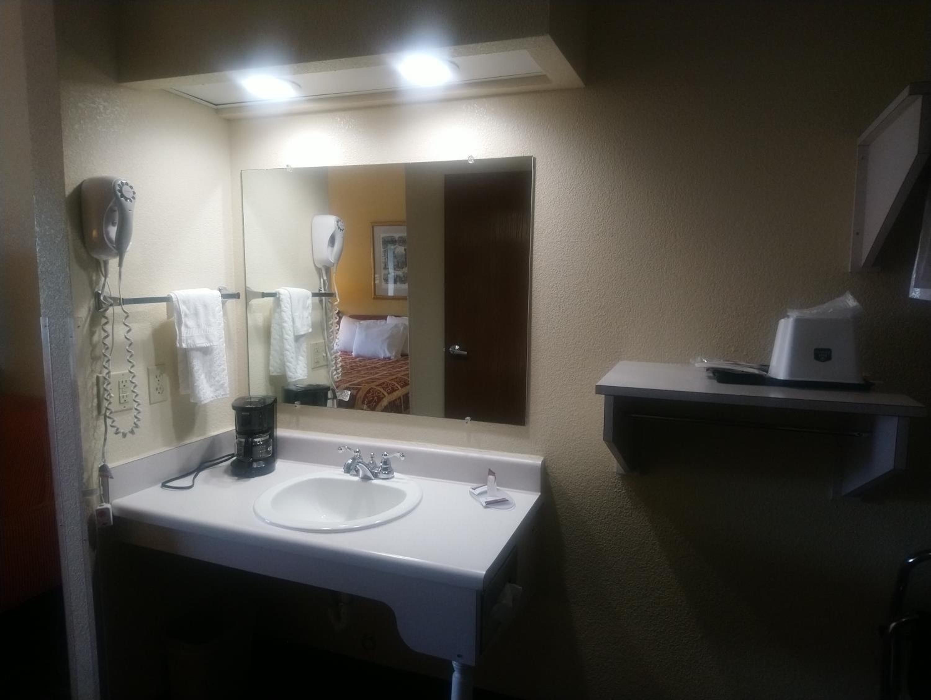Geneva Motel, Photo 2