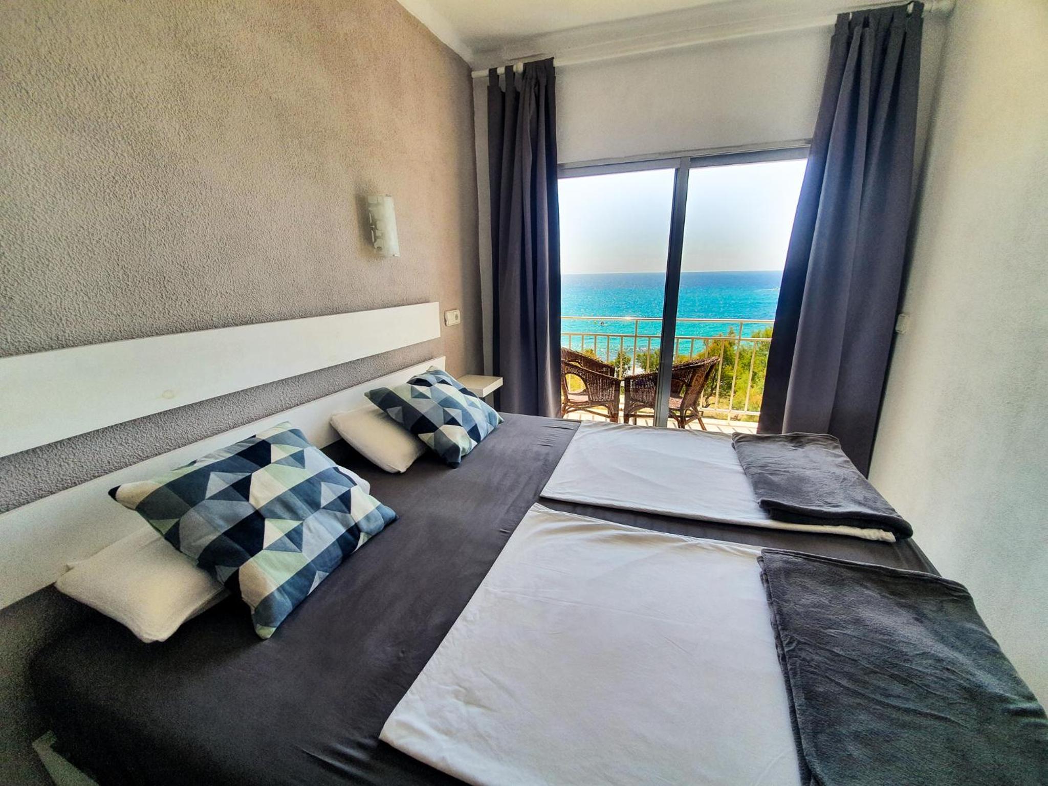 Habitación Doble con Balcón y Vista al Mar