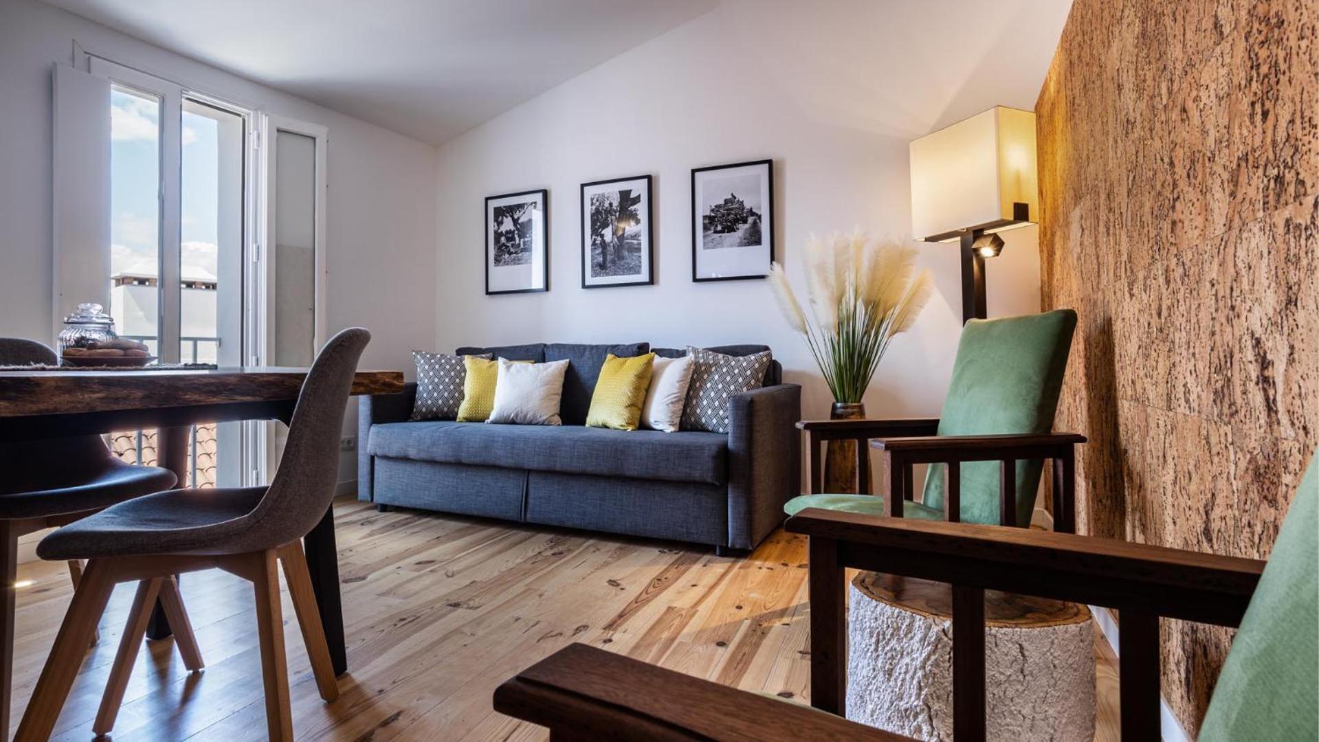 Two-Bedroom House - Photo 3