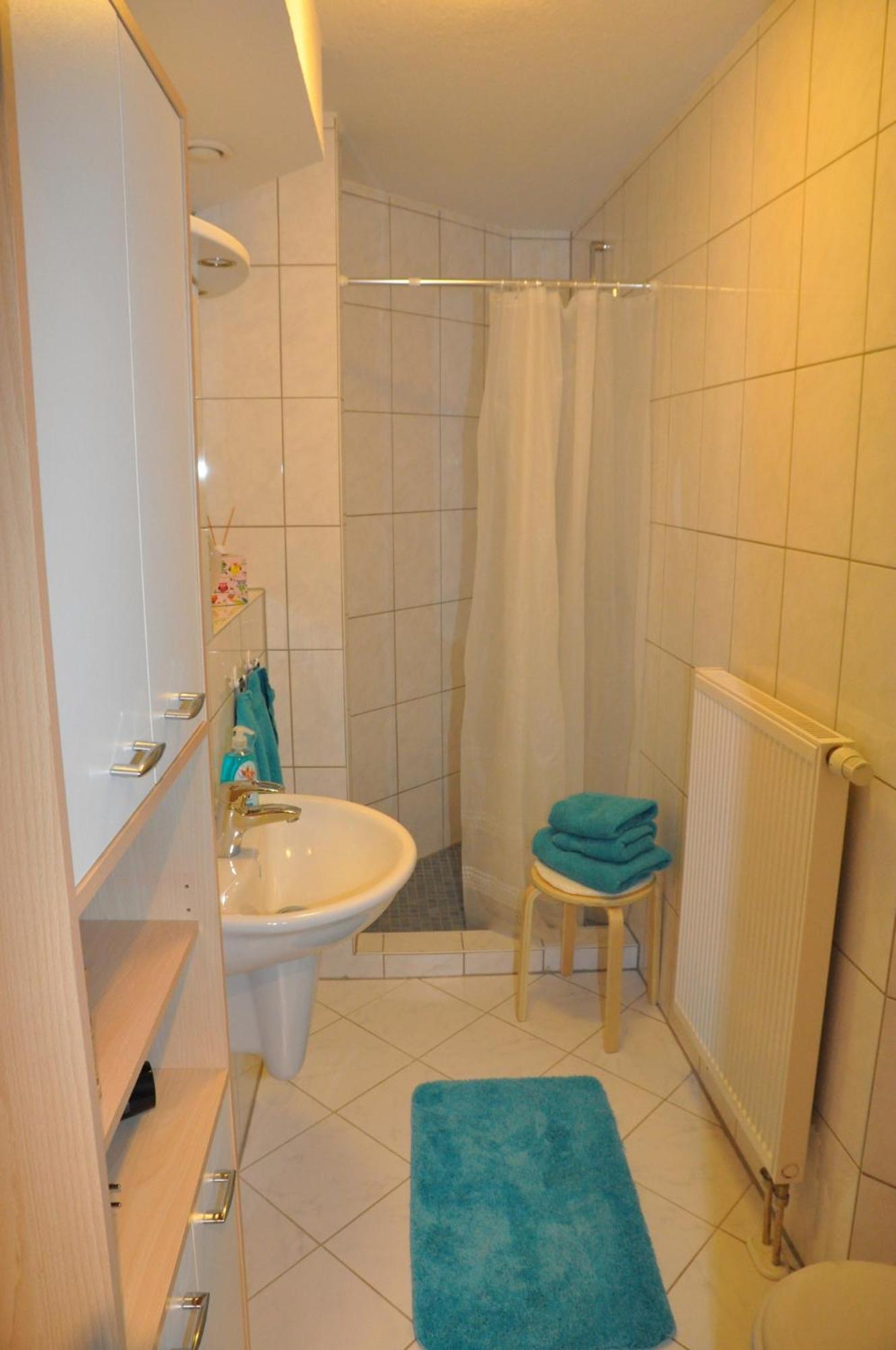 One-Bedroom Apartment - Photo 3