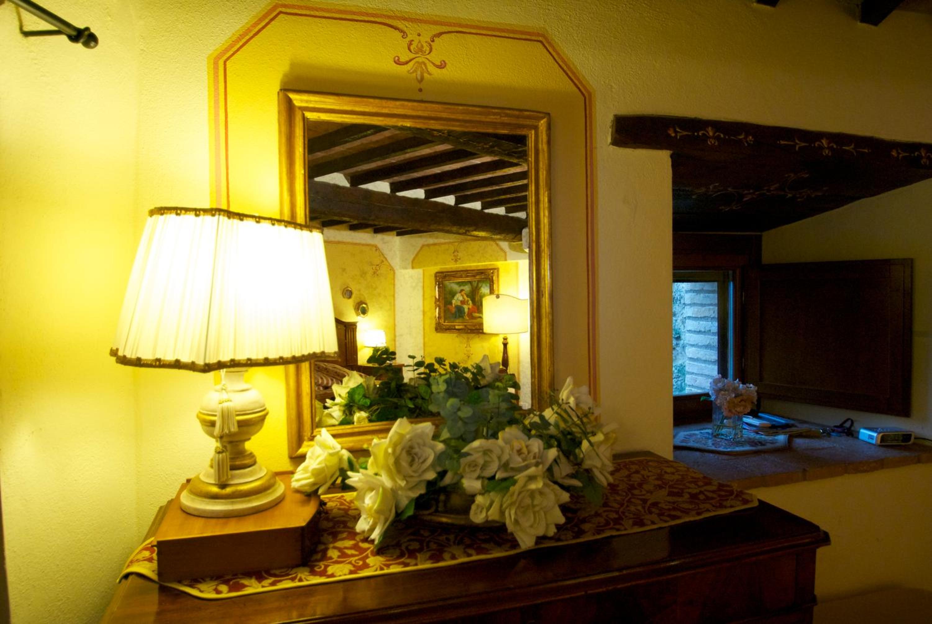 Junior Suite with Park View - Photo 2