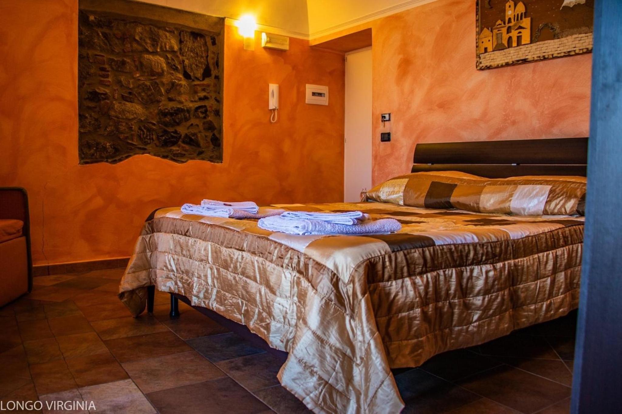 Double Room with Balcony - Photo 1