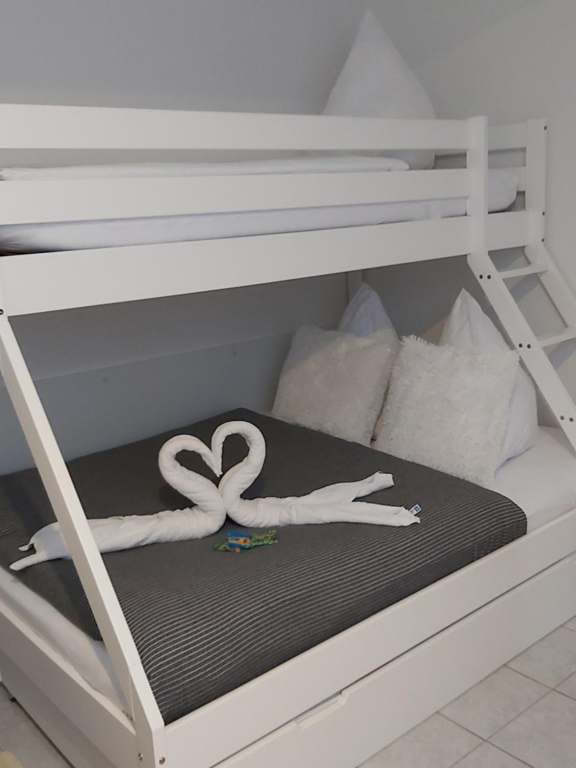 One-Bedroom Apartment - Photo 1