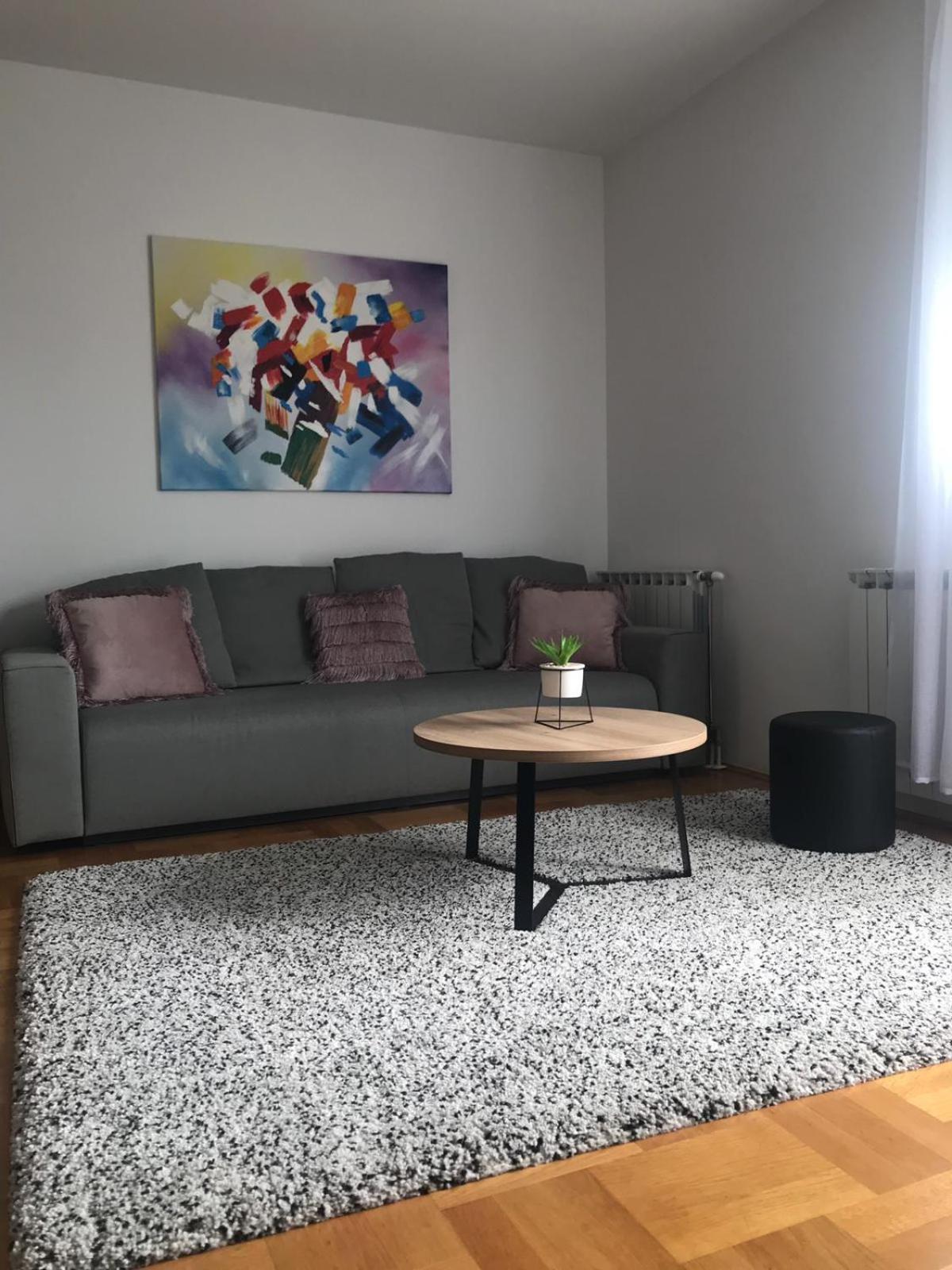 Apartment with Balcony - Photo 14