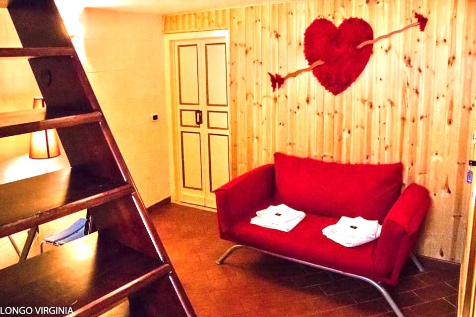 Deluxe Double Room (2 Adults + 1 Child) - Photo 6