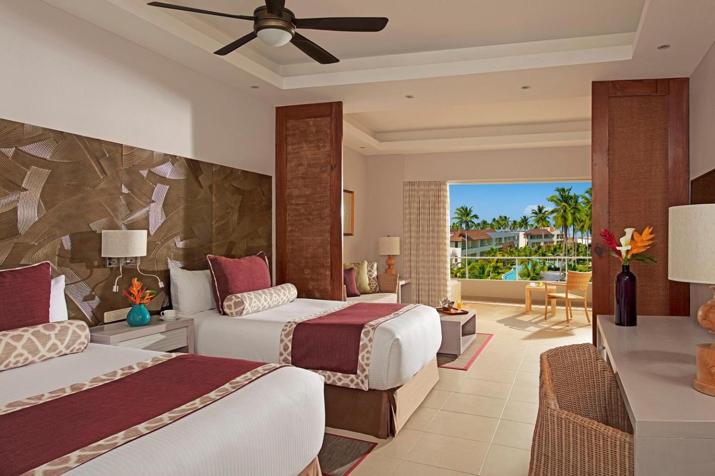 Preferred Club Deluxe Pool View King - Photo 1