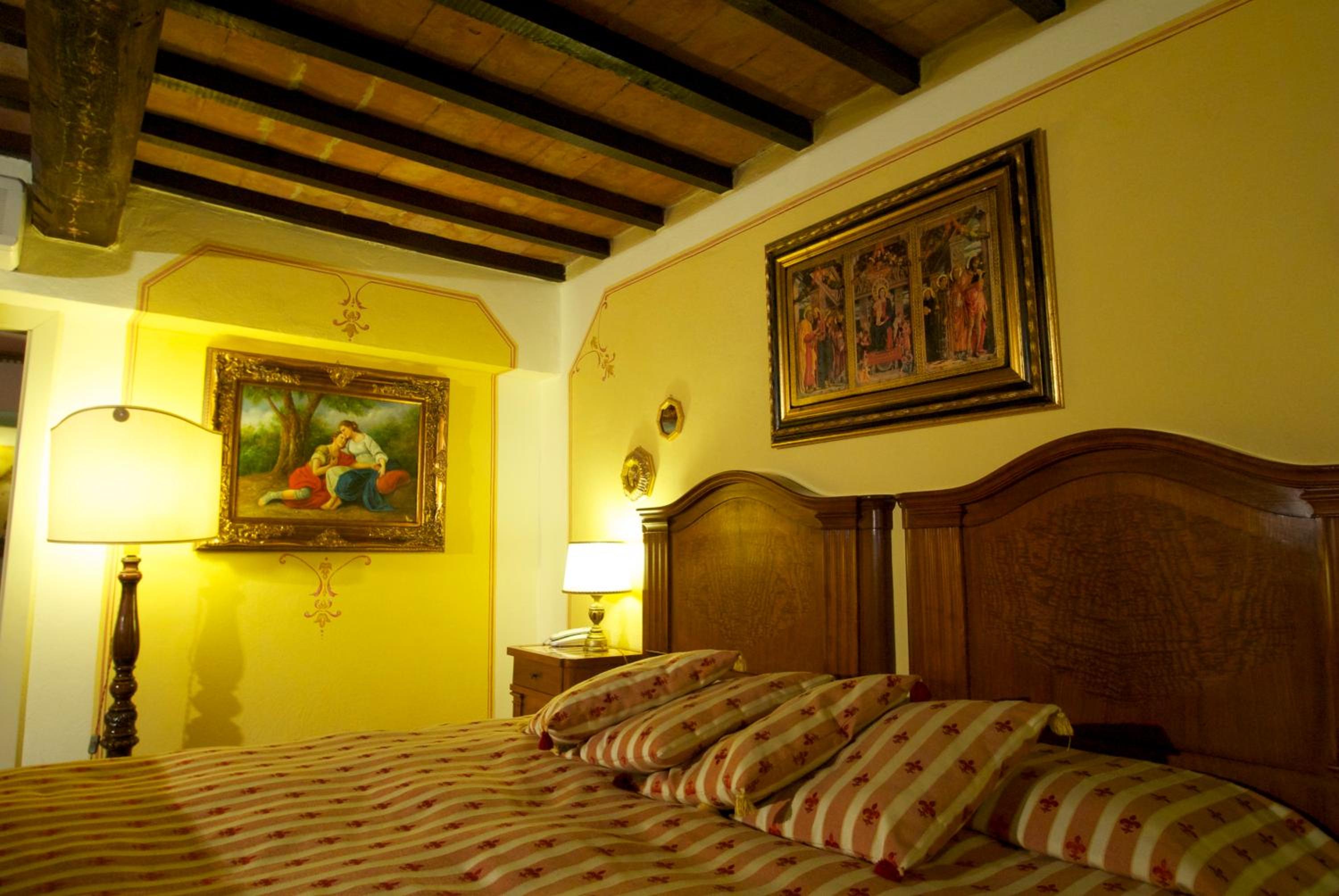Junior Suite with Park View - Photo 8