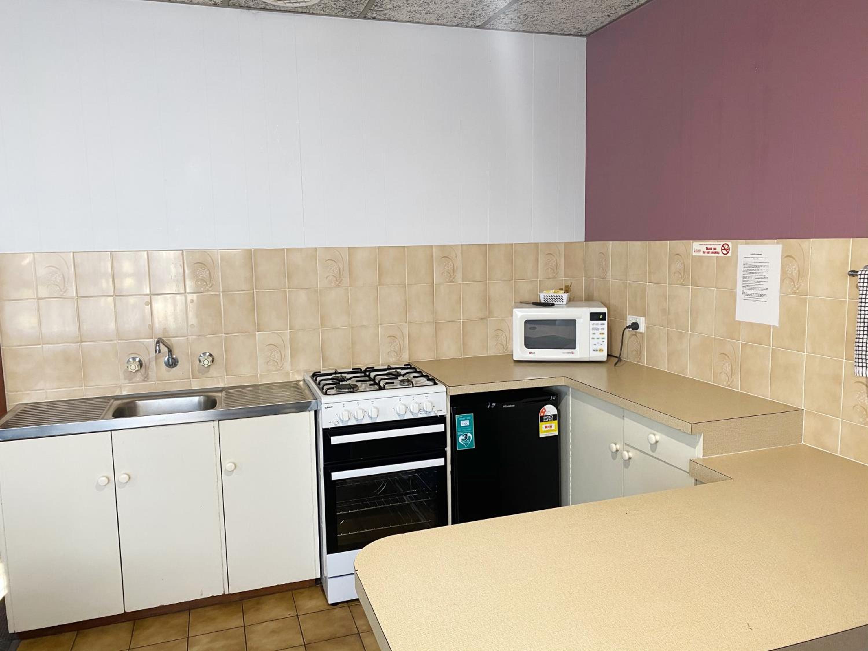 Deluxe Family Suite ( No Pets ) photo 3