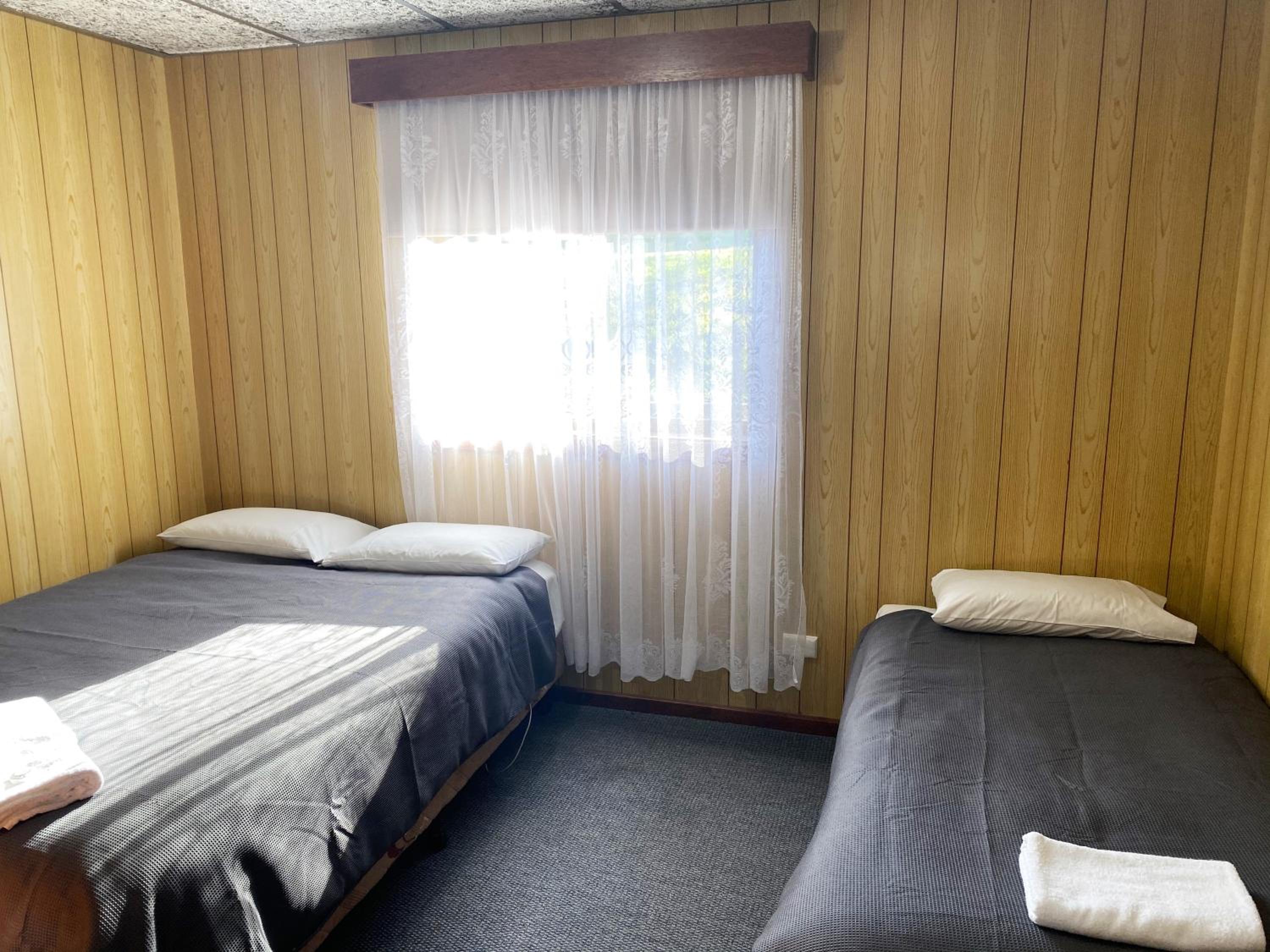 Deluxe Family Suite ( No Pets ) photo 2
