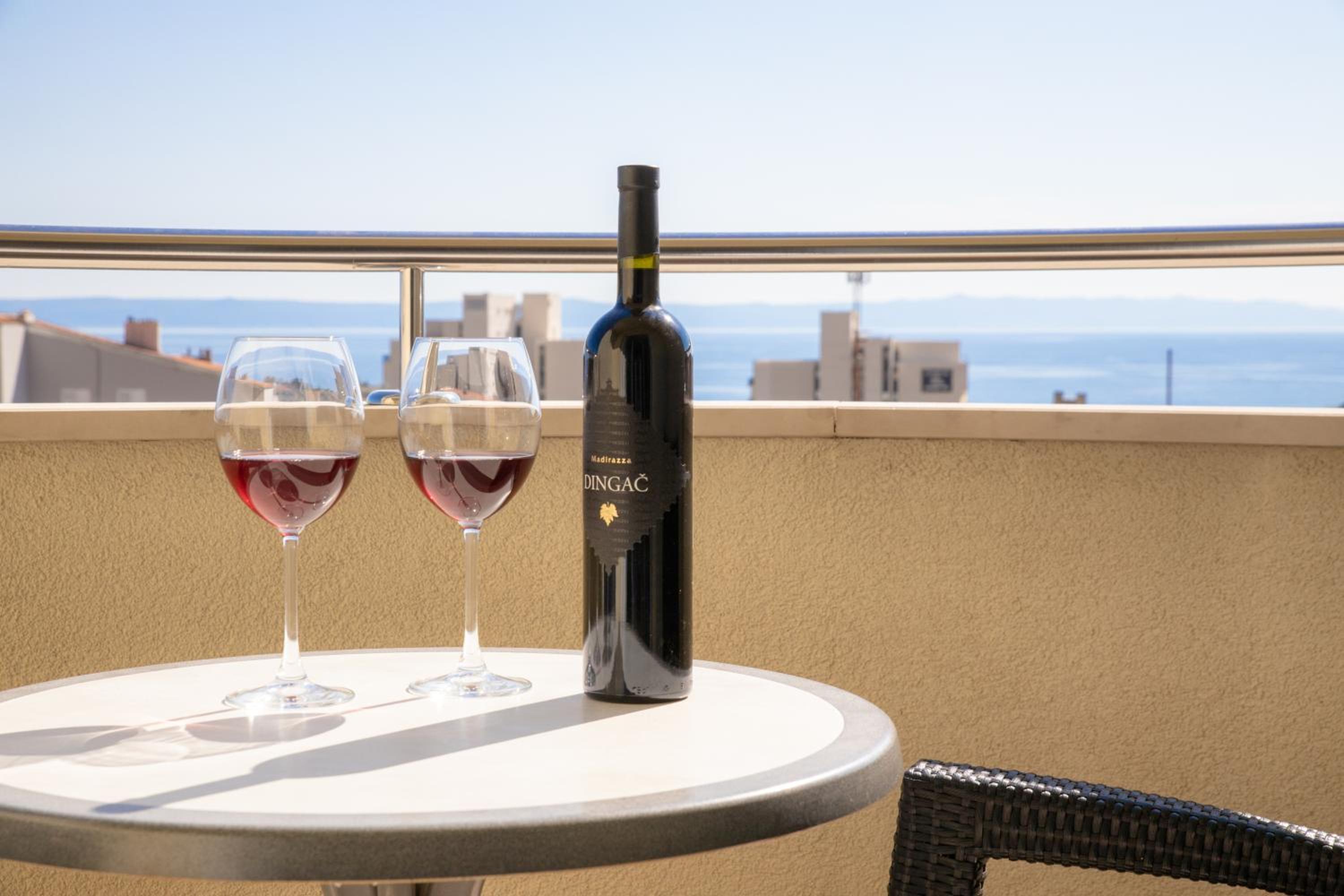 Deluxe Double Room with Balcony and Sea View