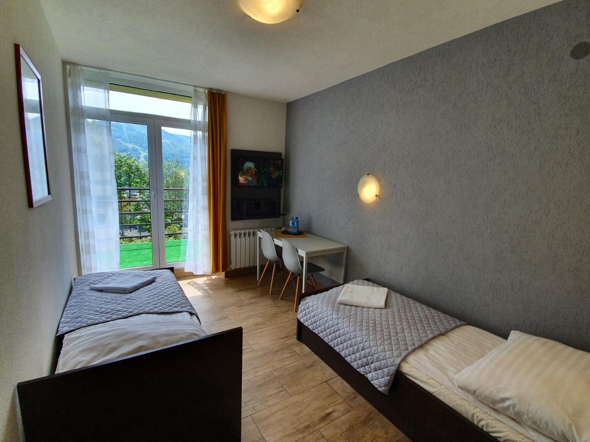 Standard Twin Room with Mountain View photo 1