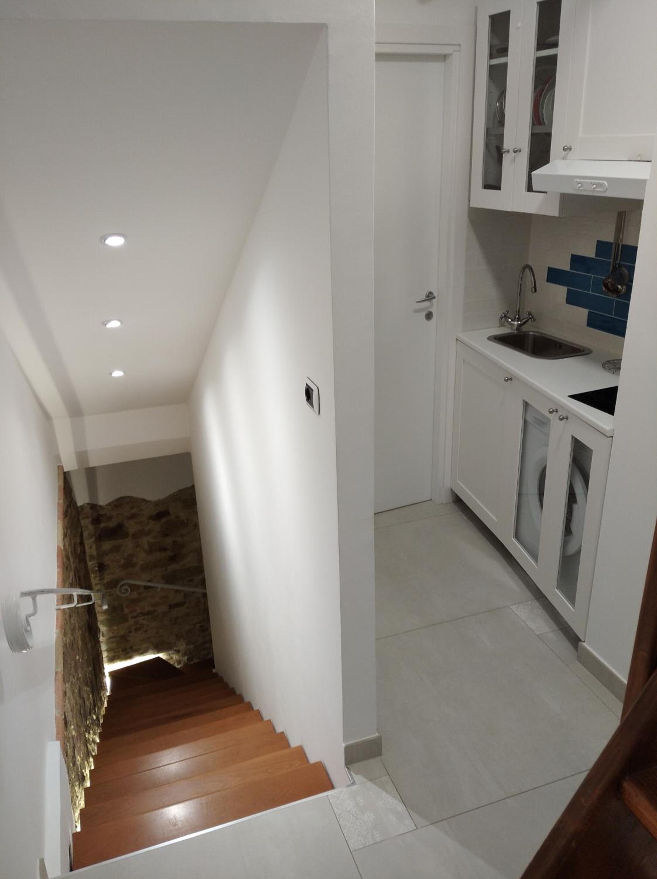 Double Room with Balcony (2 Adults + 1 Child) - Photo 17