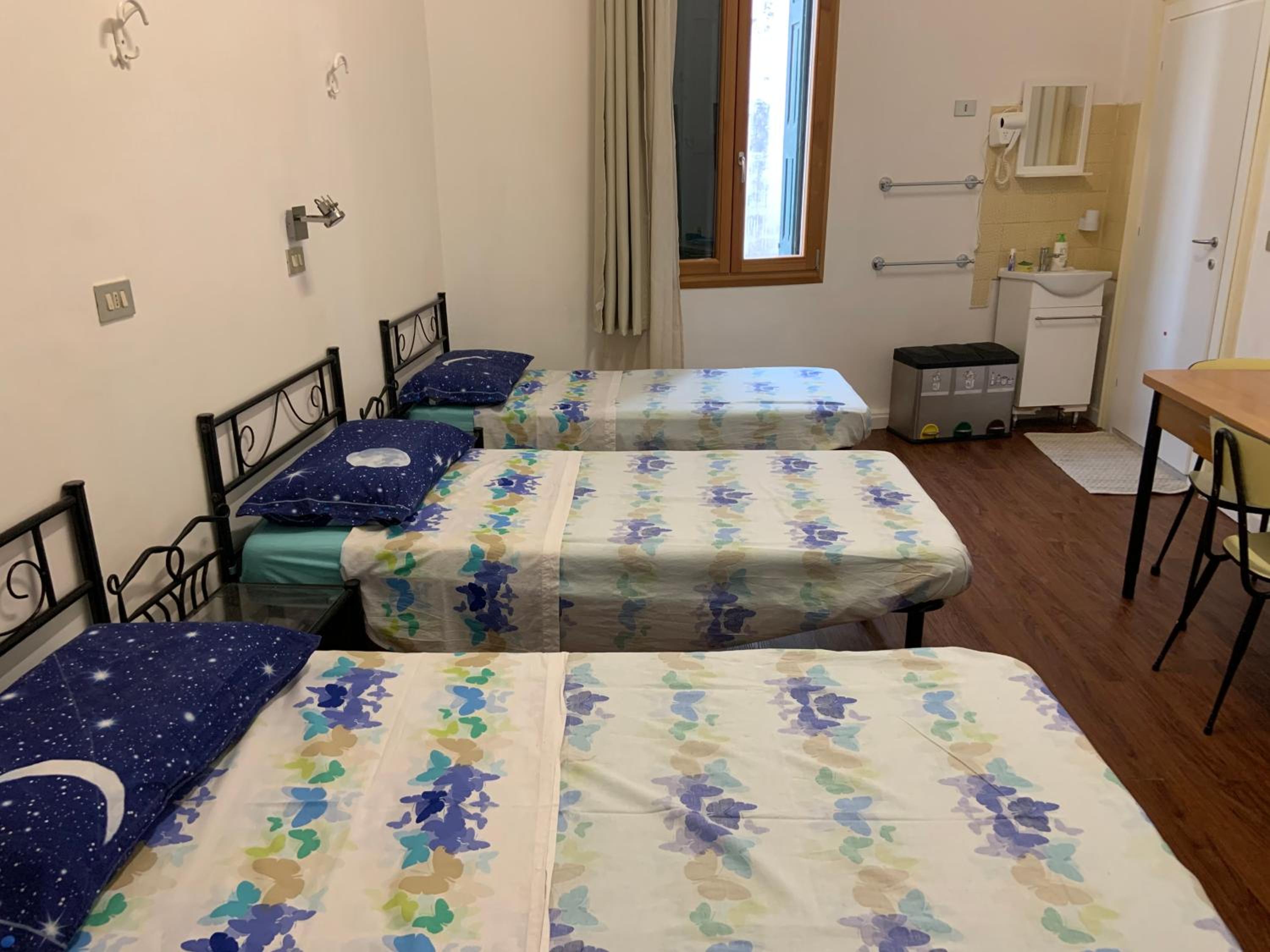 Triple Room with Private Bathroom photo 1